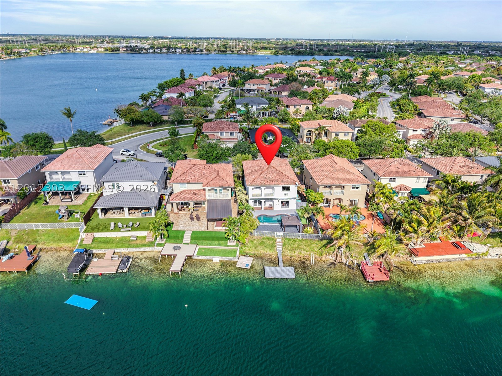 TWIN LAKE SHORES CENTRAL - Residential
