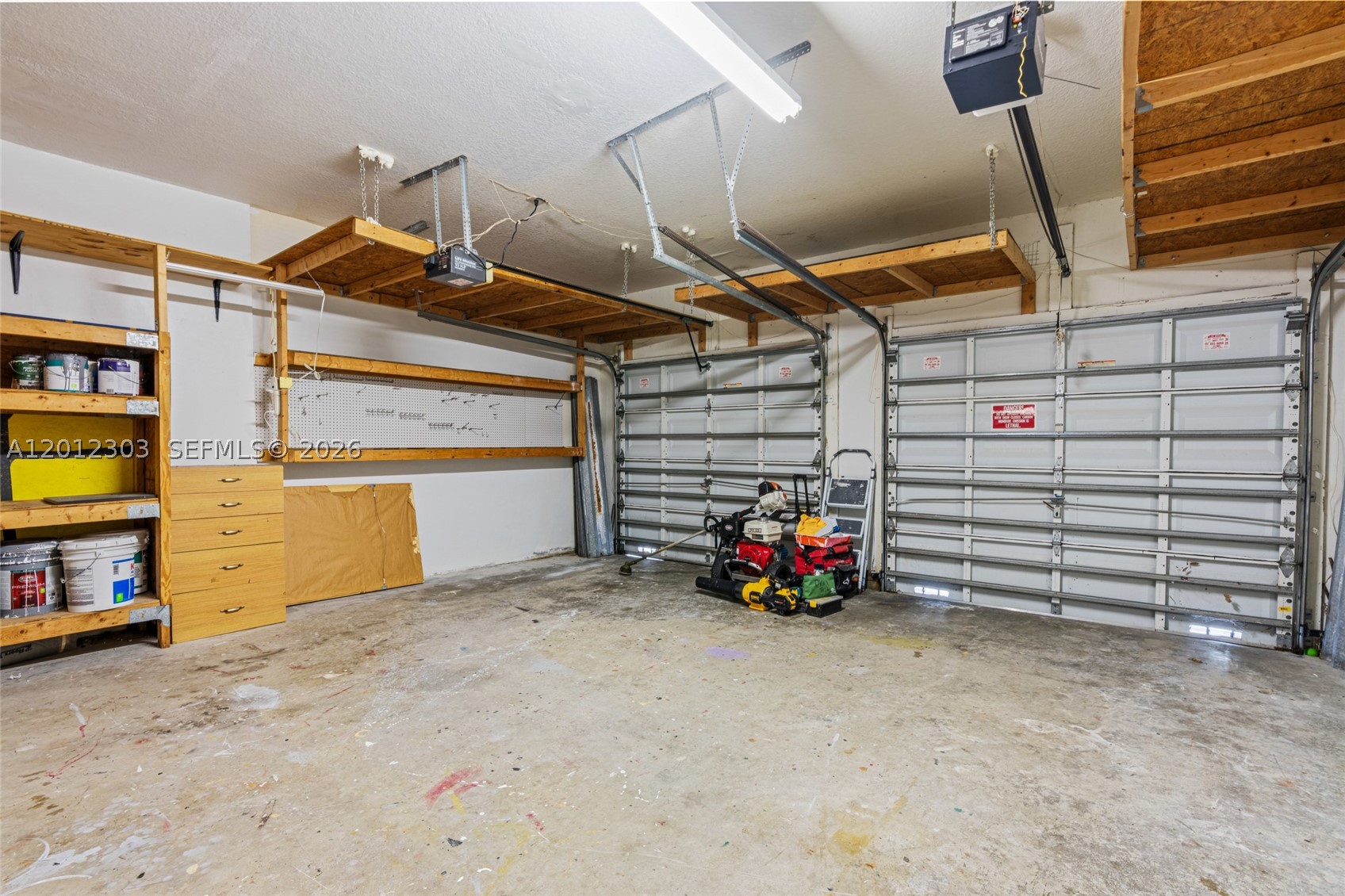 TWIN LAKE SHORES CENTRAL - Residential