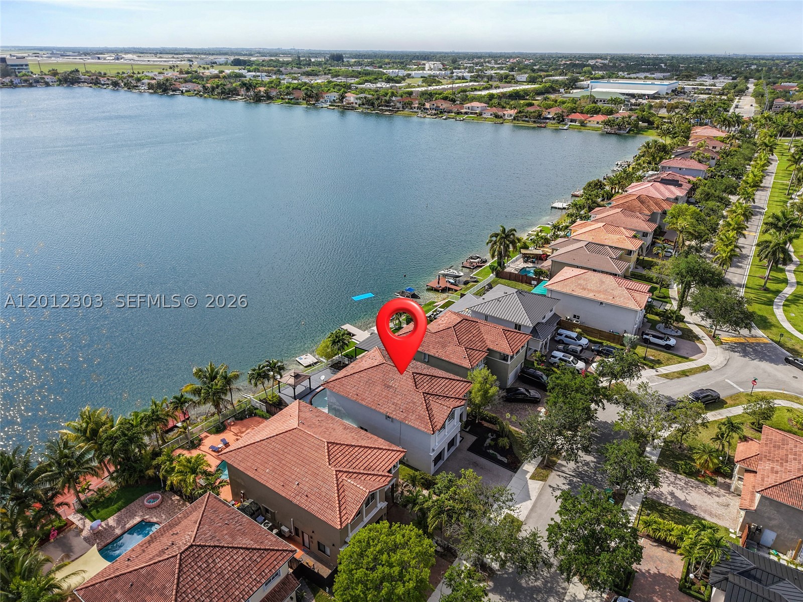 TWIN LAKE SHORES CENTRAL - Residential