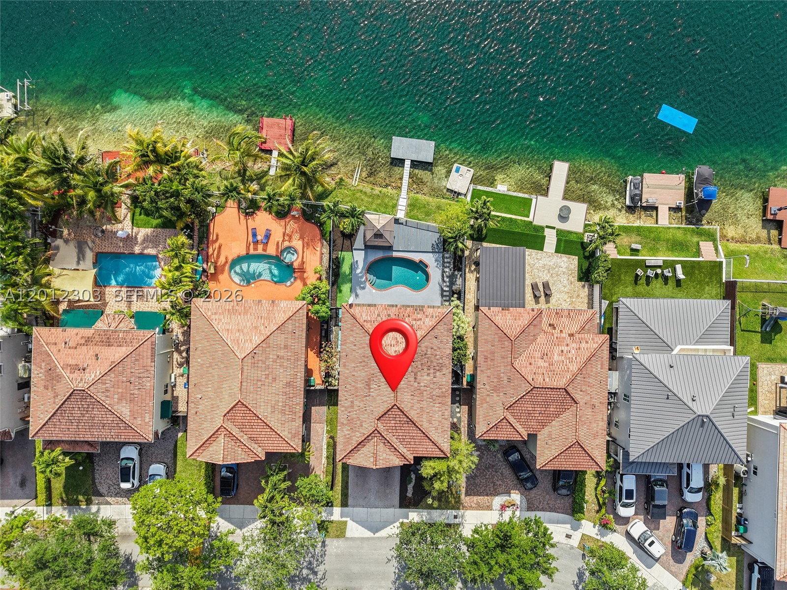 TWIN LAKE SHORES CENTRAL - Residential