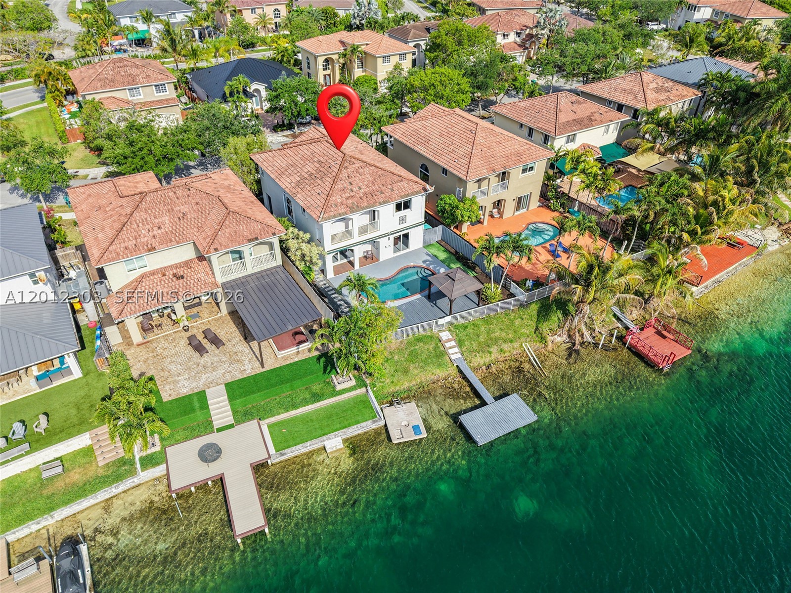 TWIN LAKE SHORES CENTRAL - Residential