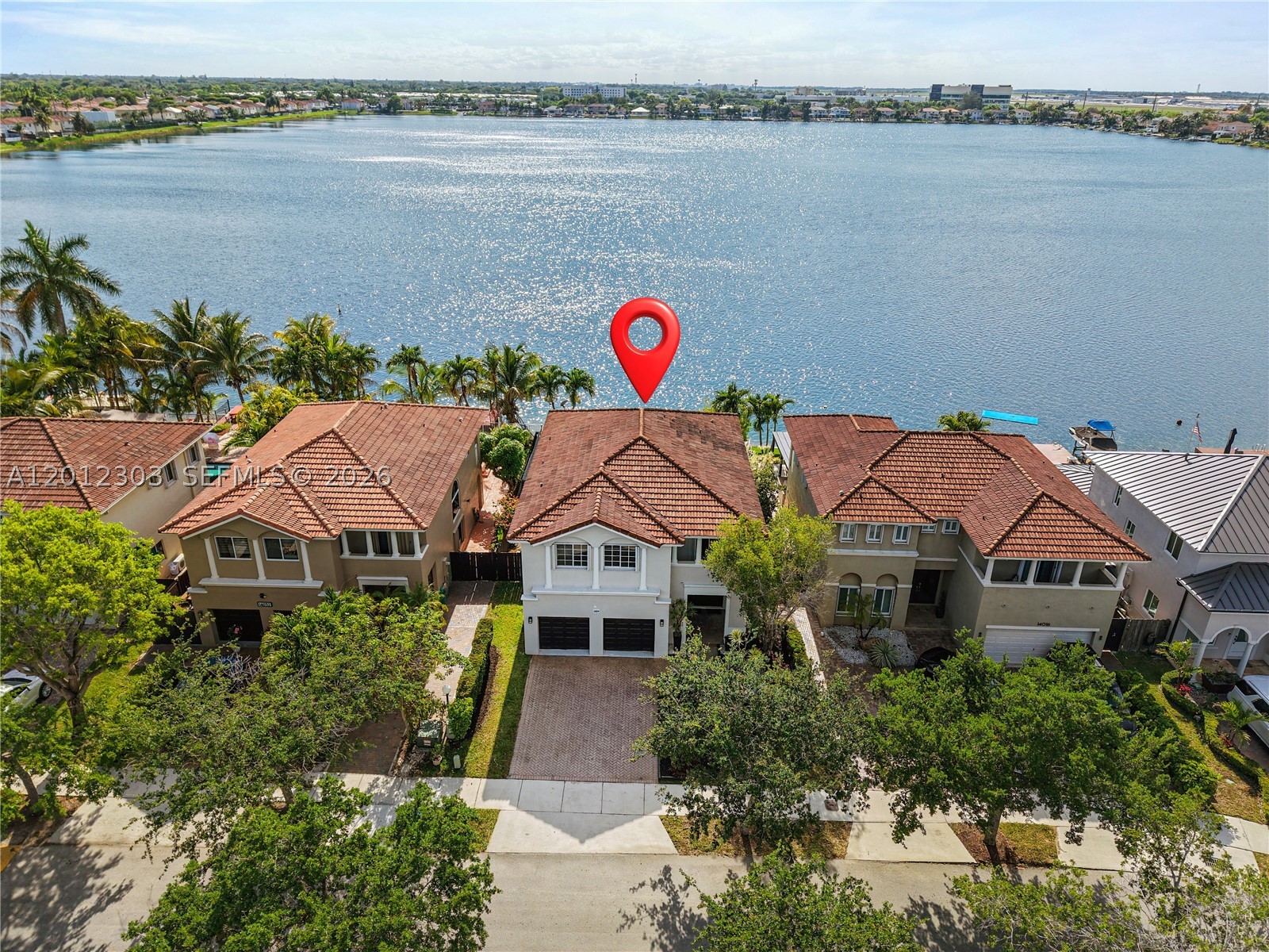 TWIN LAKE SHORES CENTRAL - Residential