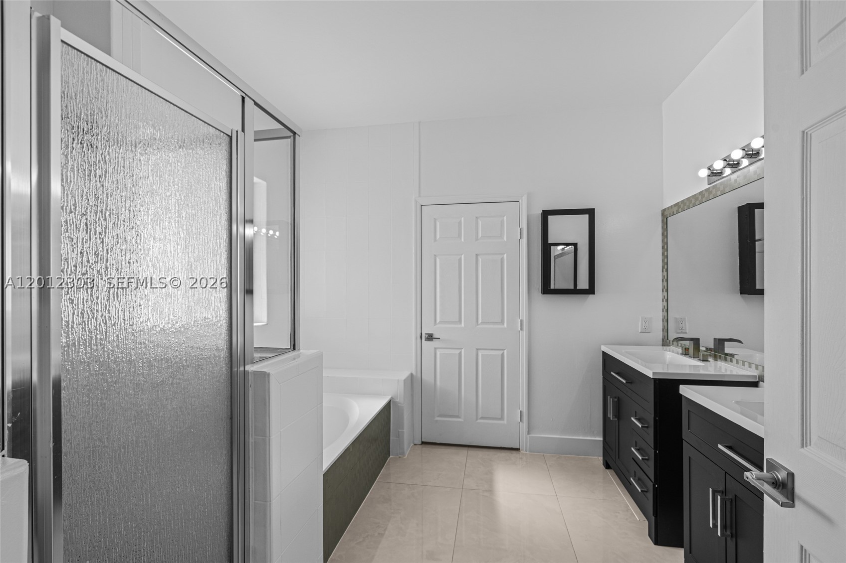 TWIN LAKE SHORES CENTRAL - Residential