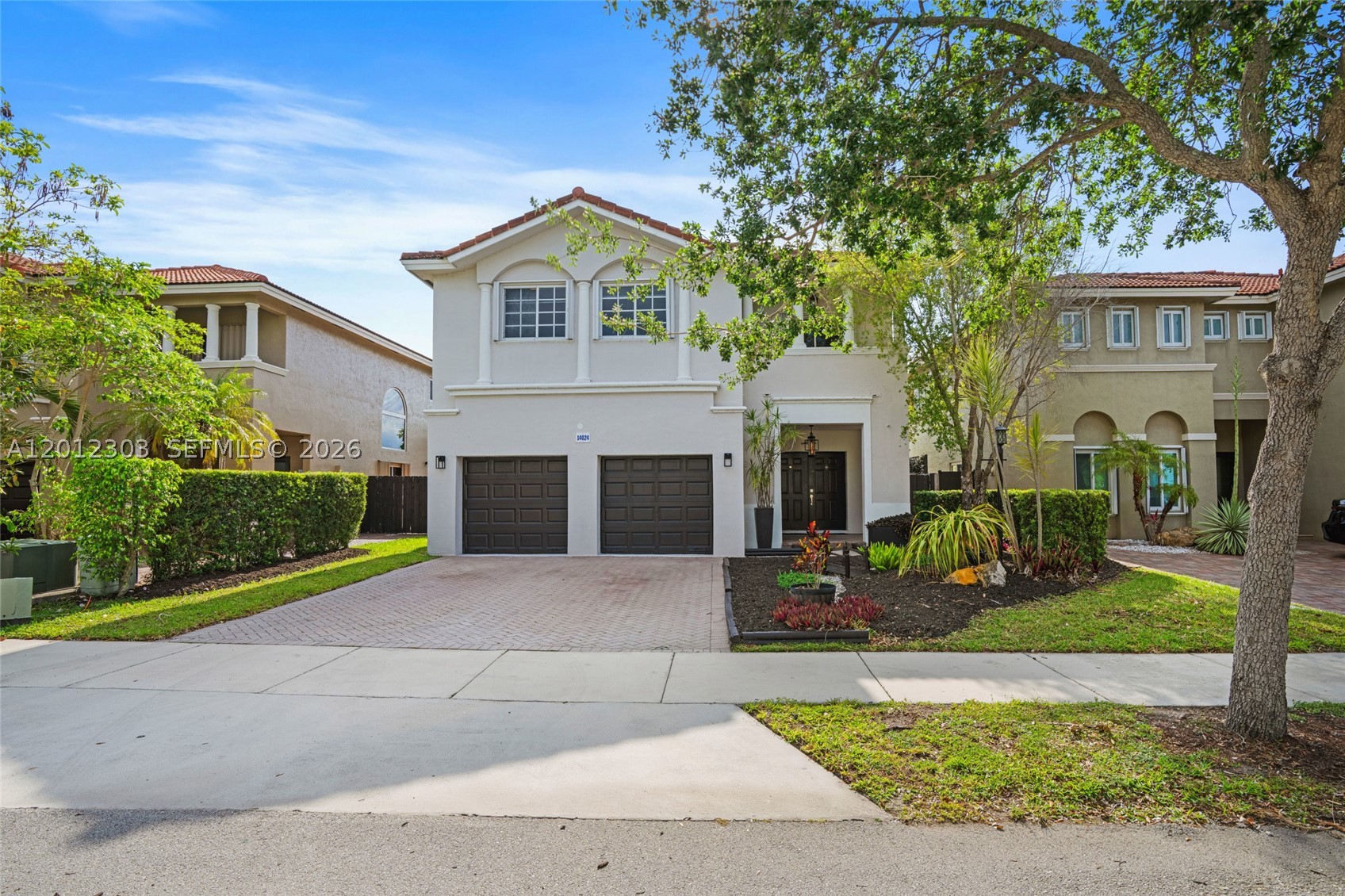 TWIN LAKE SHORES CENTRAL - Residential