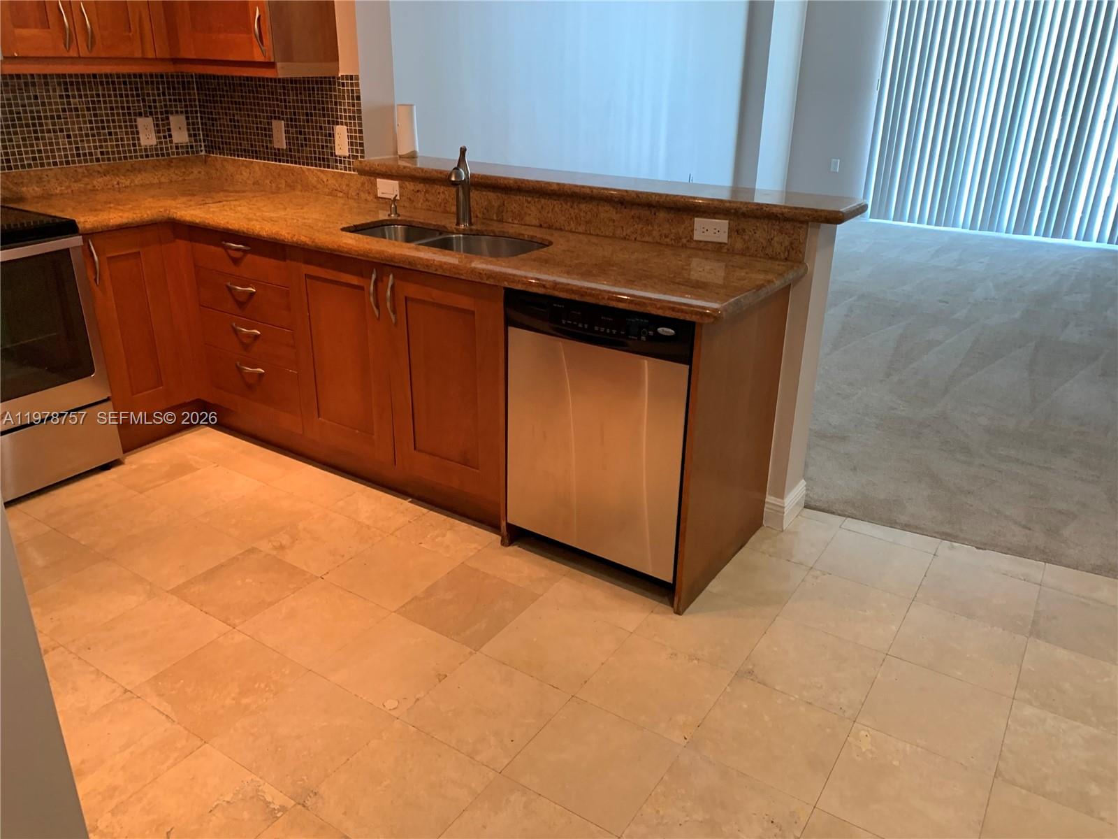 DUO CONDOMINIUM WEST - Residential