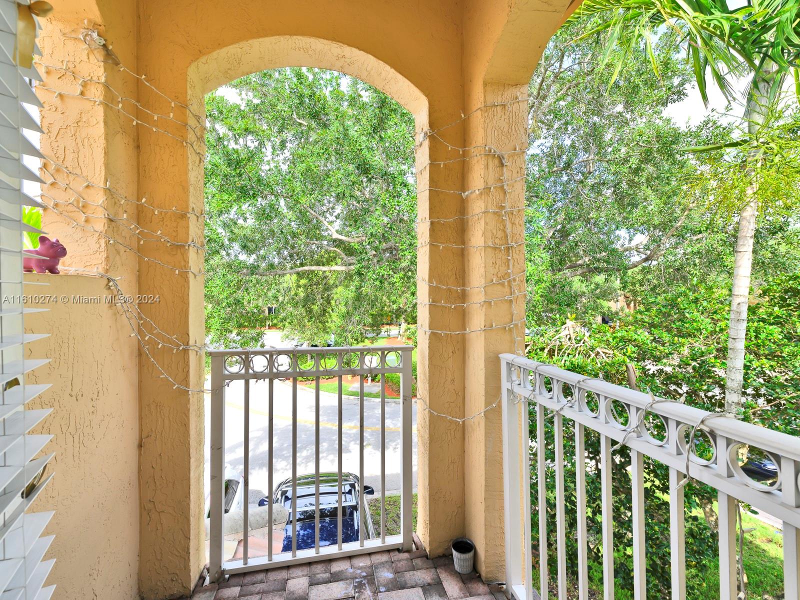 PEMBROKE ISLES V - Residential