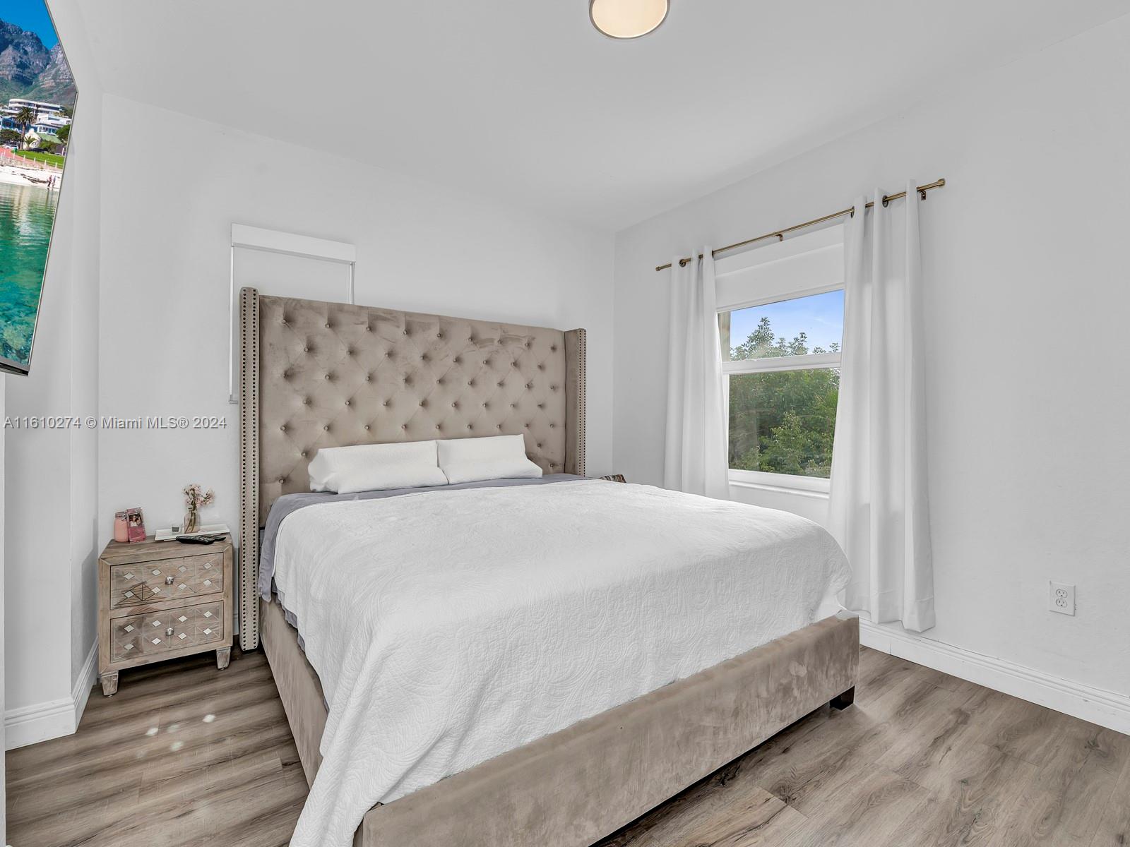 PEMBROKE ISLES V - Residential