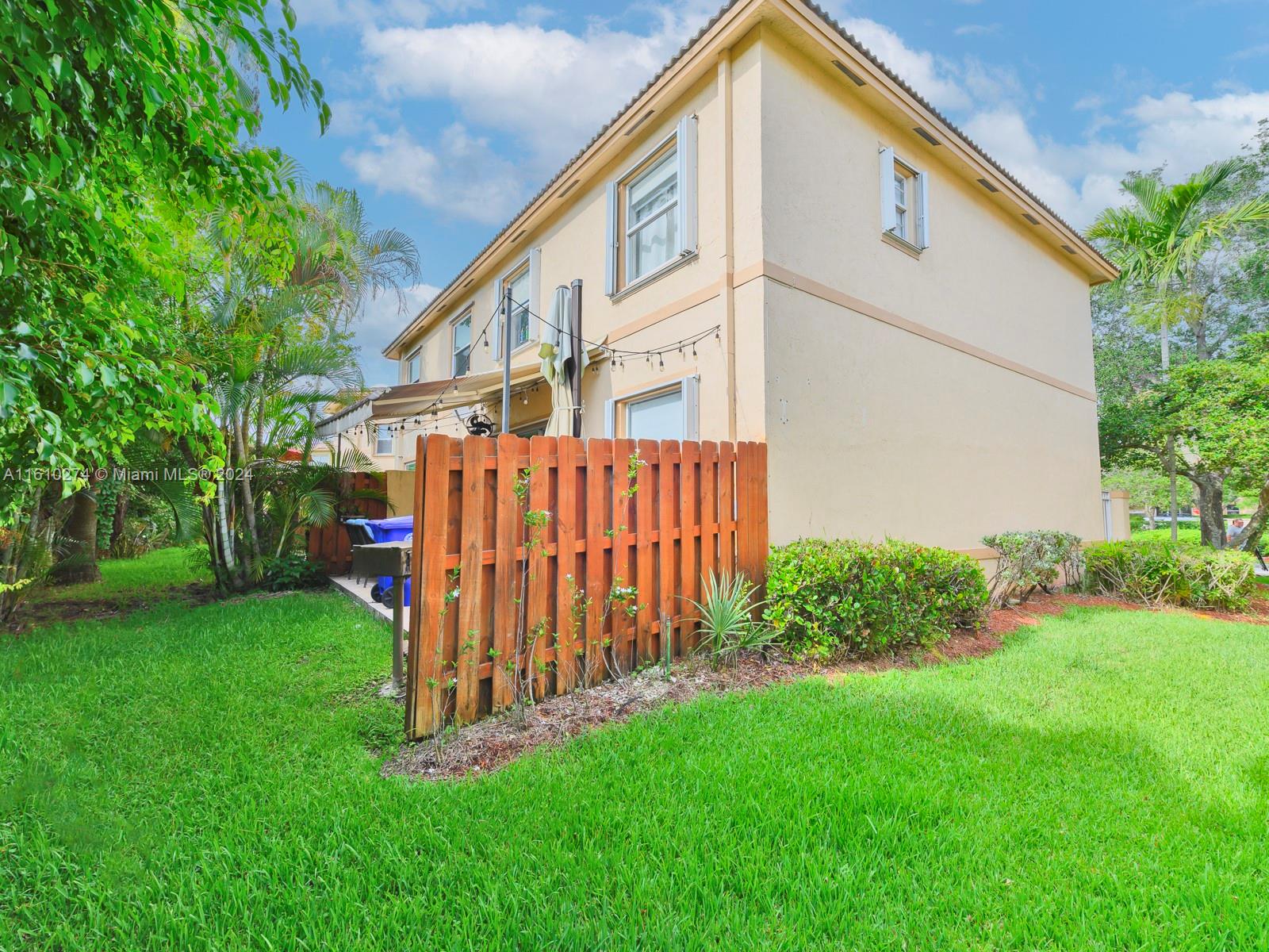 PEMBROKE ISLES V - Residential