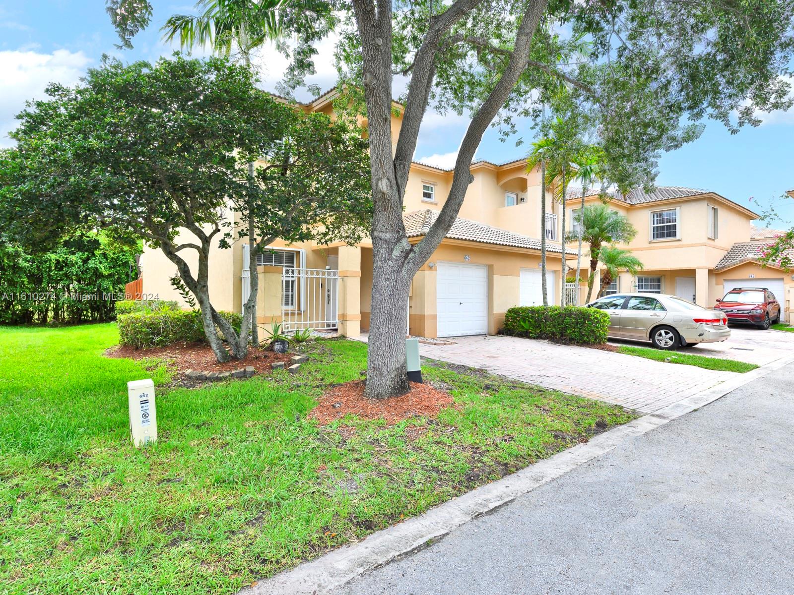 PEMBROKE ISLES V - Residential