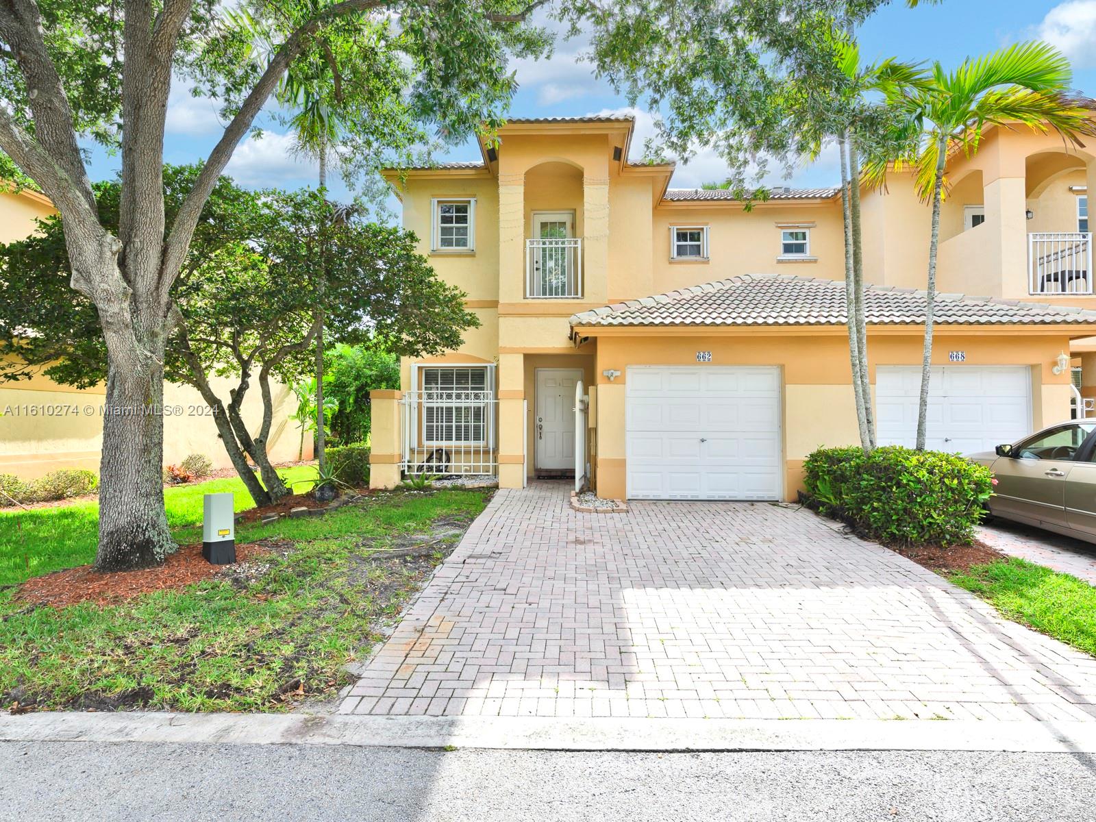 PEMBROKE ISLES V - Residential