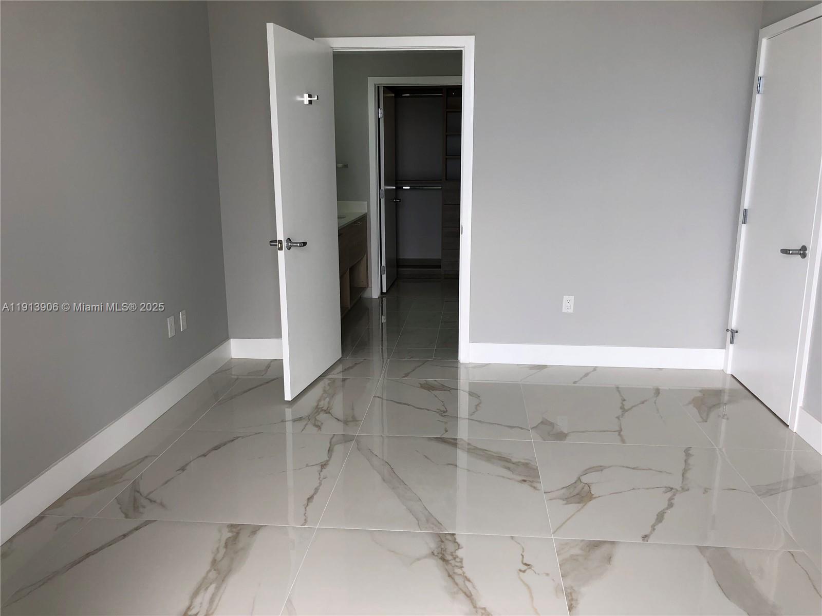 THE HARBOUR NORTH CONDO - Residential