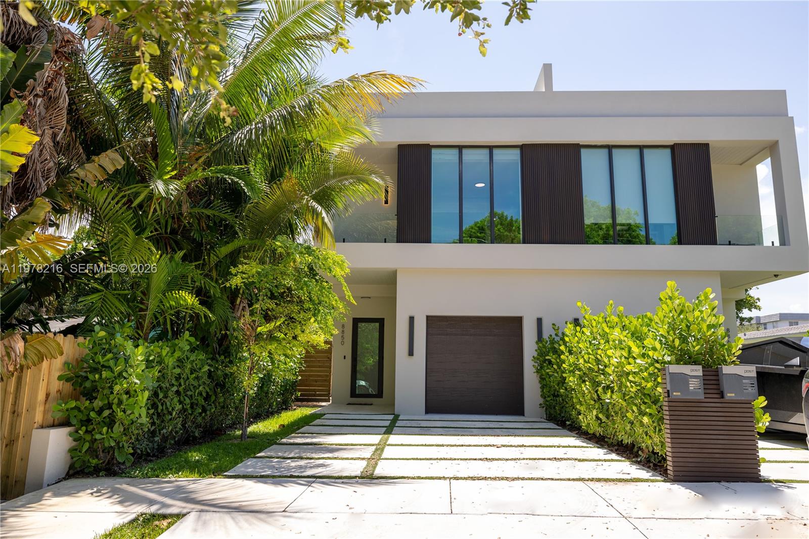 BISCAYNE MANORS - Residential Lease