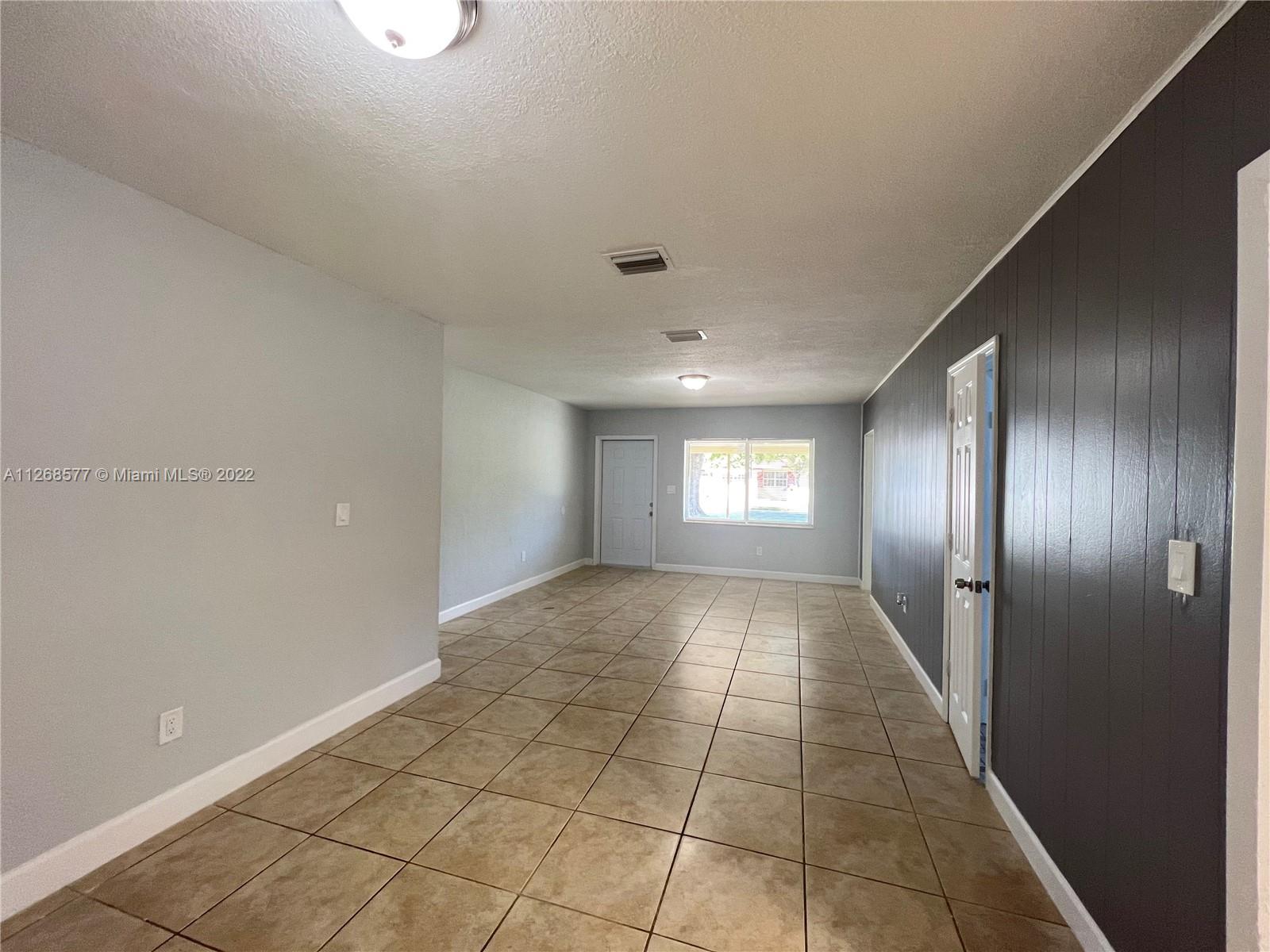 BEVERLY PARK - Residential Lease