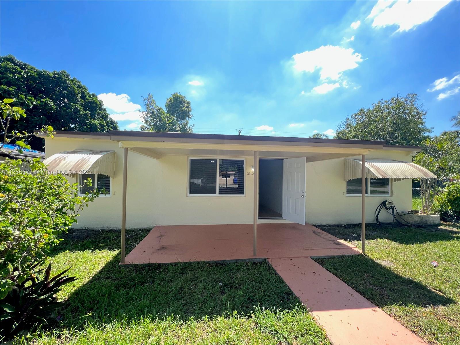 BEAUTIFUL 4 bed 2 bath located in Hollywood. Updated kitchen, Tile floors, central A/C, HUGE backyard, conveniently located near to the Hard Rock, great dining shopping and entertainment. EZ to show.