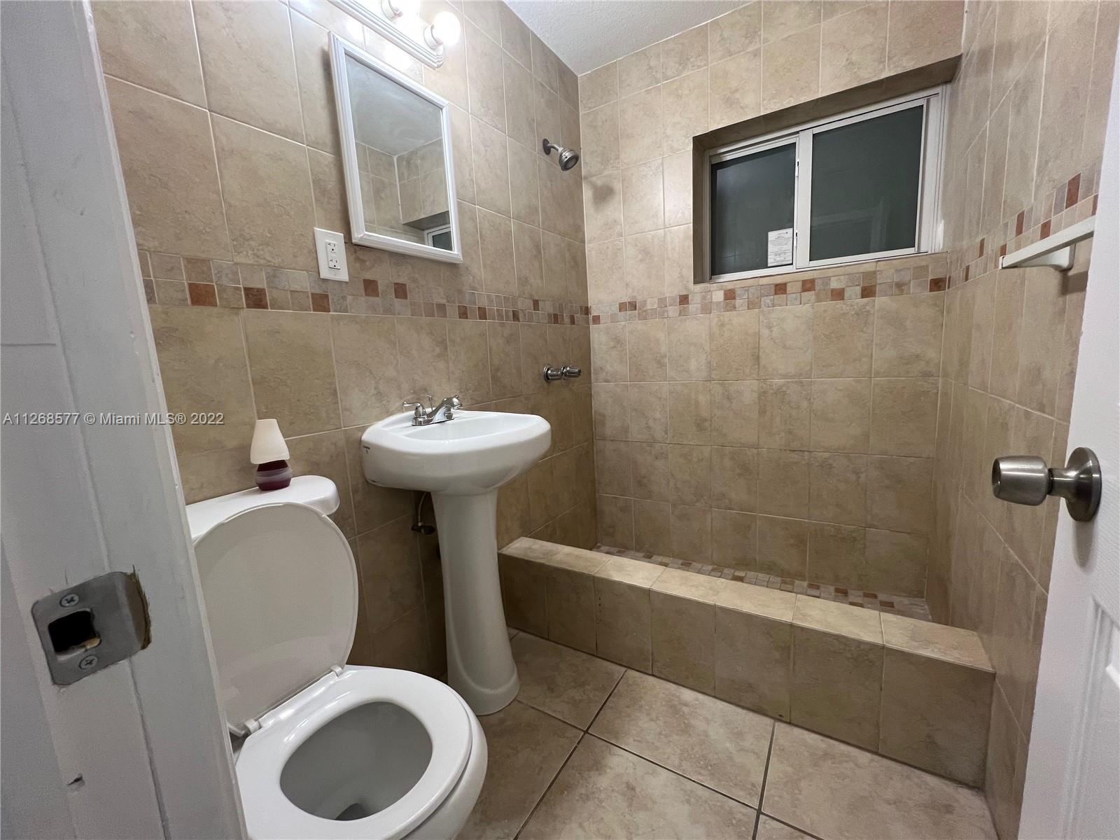 BEVERLY PARK - Residential Lease