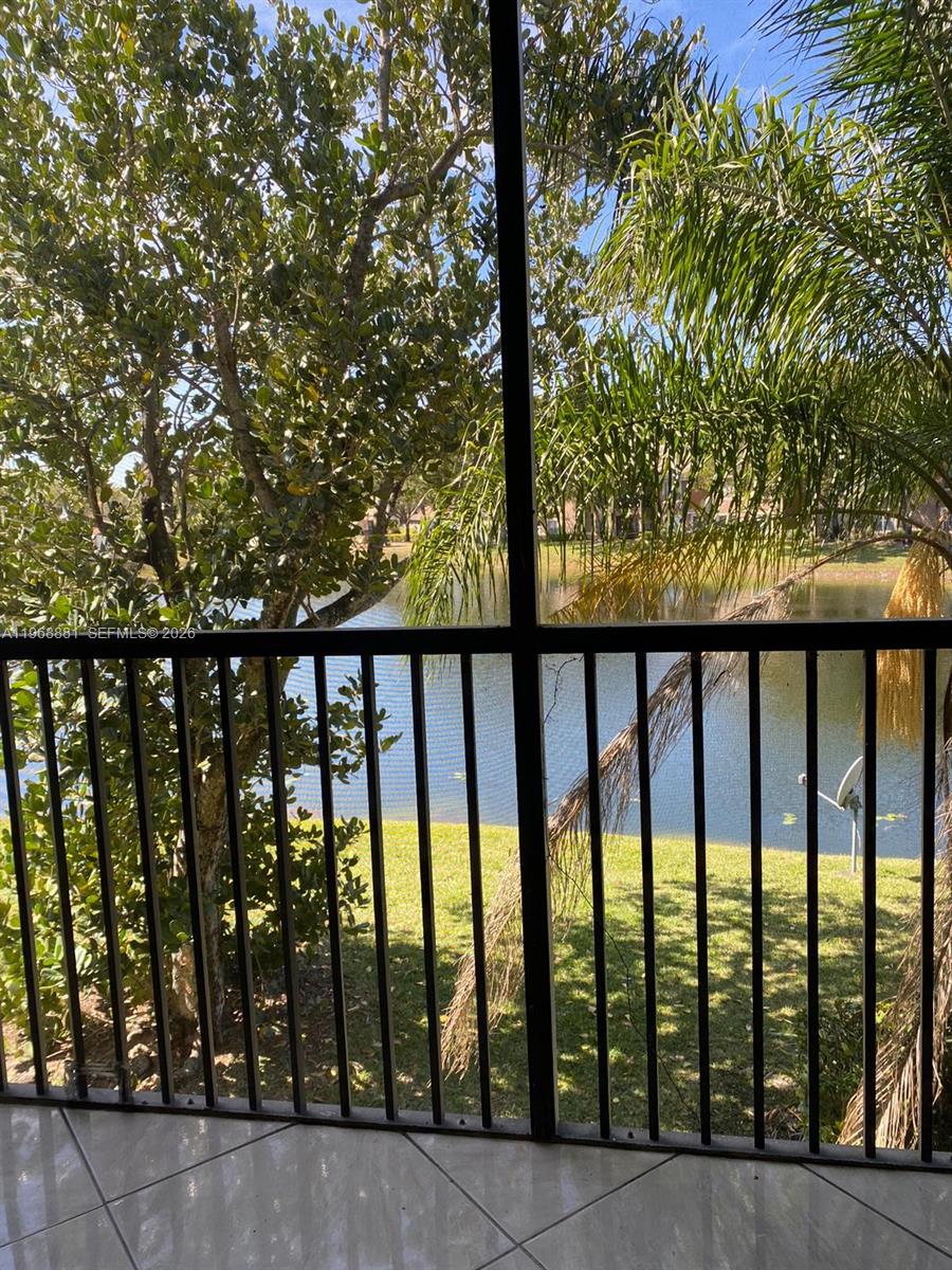 ISLAND CLUB AT CORAL SPRI - Residential