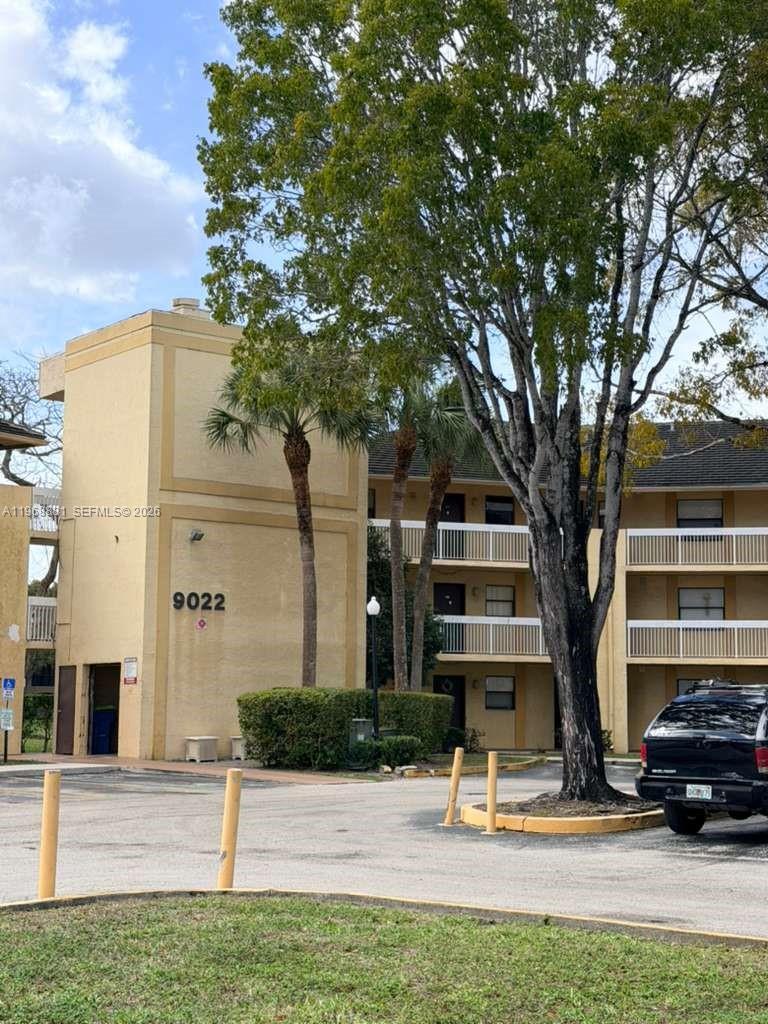ISLAND CLUB AT CORAL SPRI - Residential