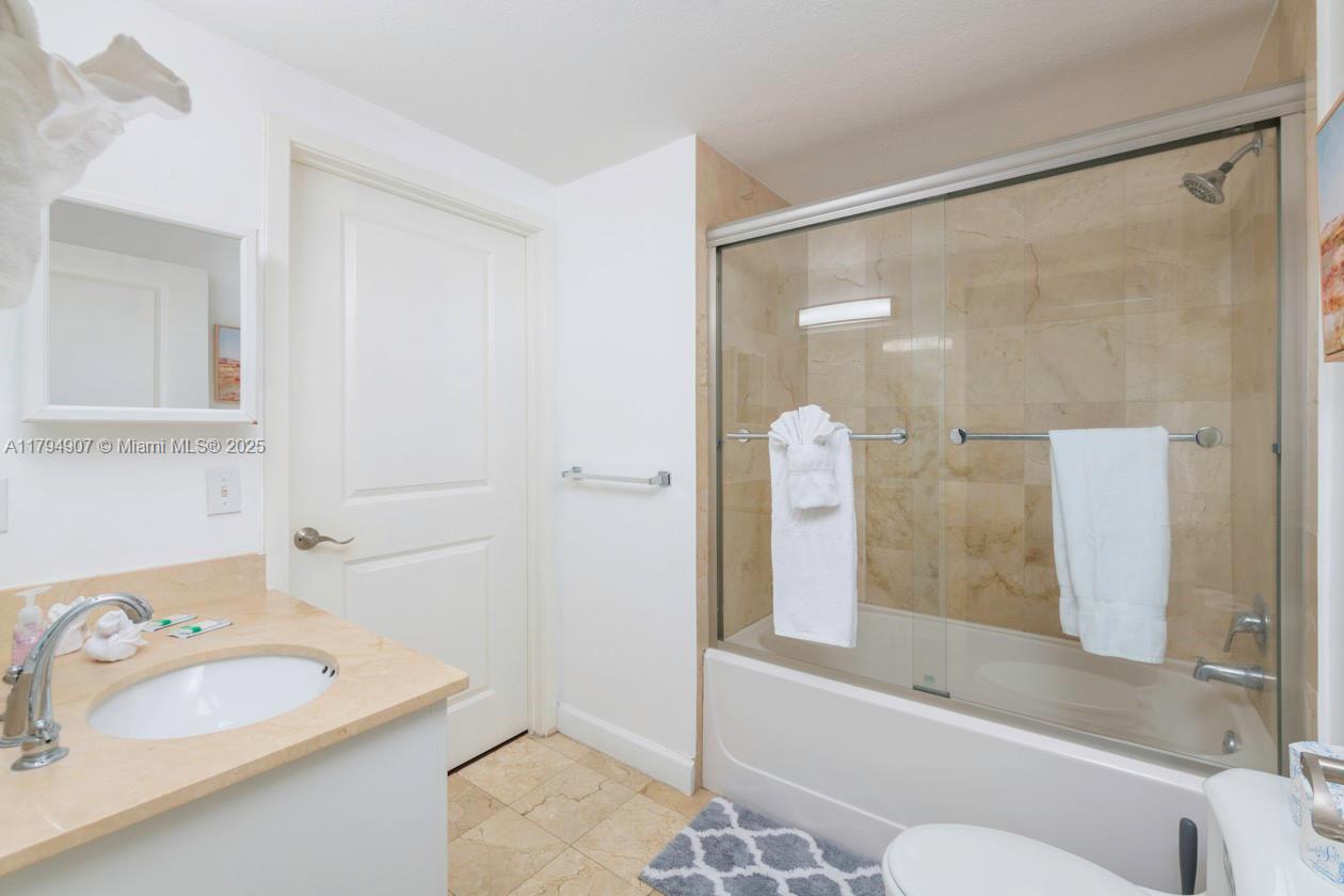 THE SAIL CONDO - Residential