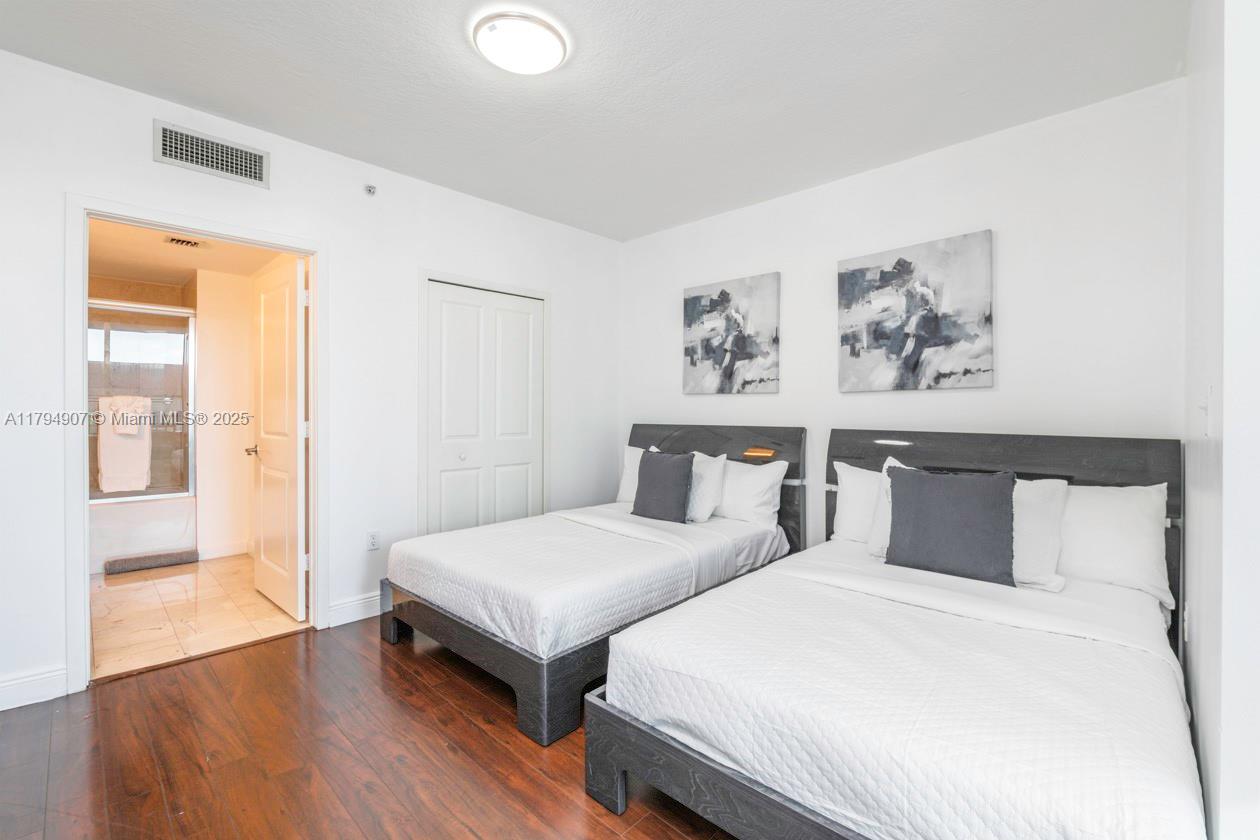THE SAIL CONDO - Residential
