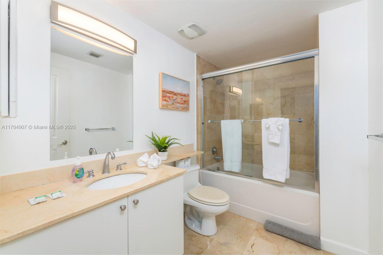 THE SAIL CONDO - Residential