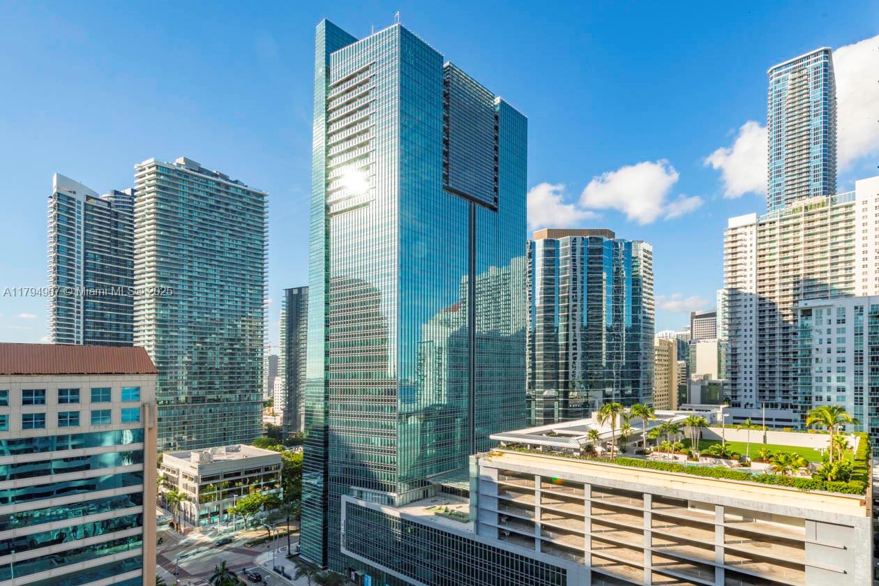 THE SAIL CONDO - Residential