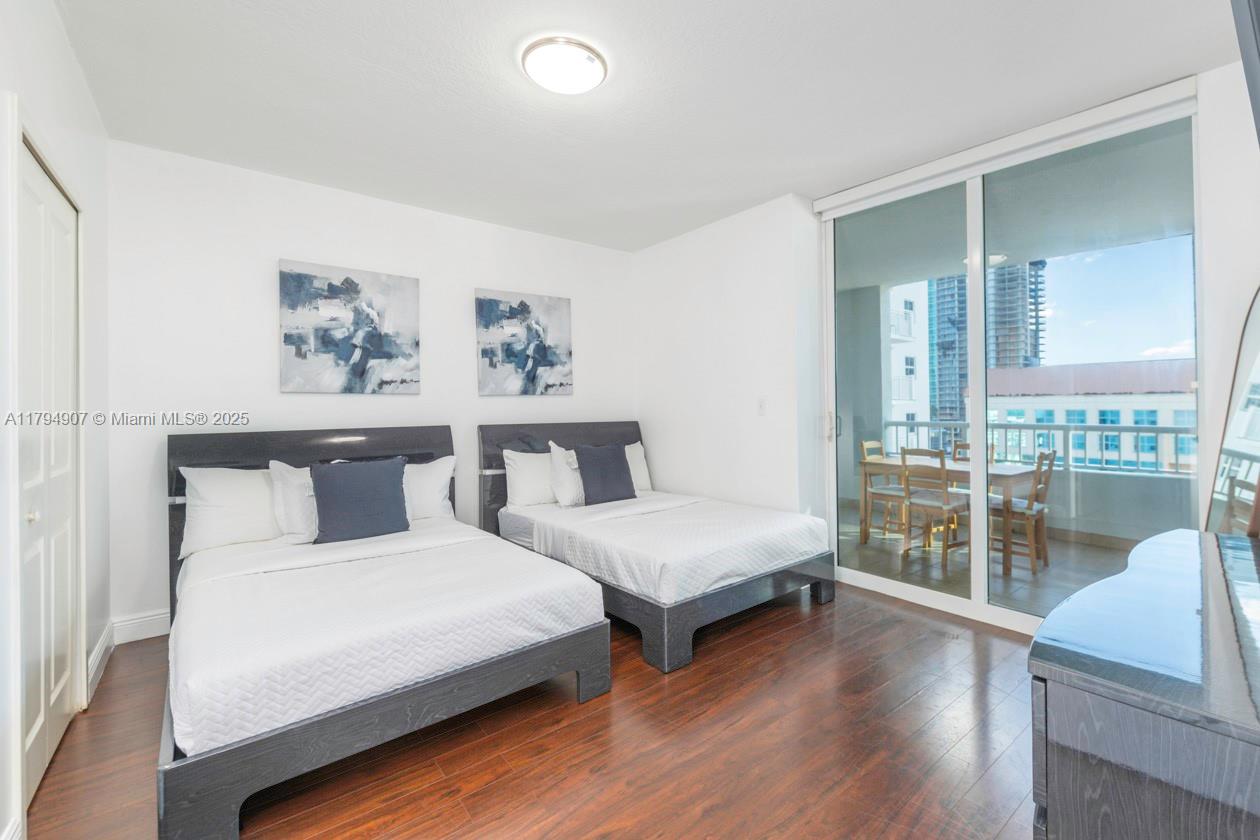 THE SAIL CONDO - Residential