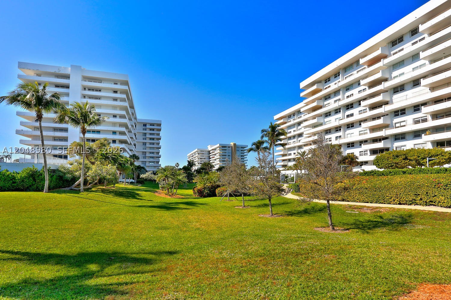 COMMODORE CLUB WEST CONDO - Residential