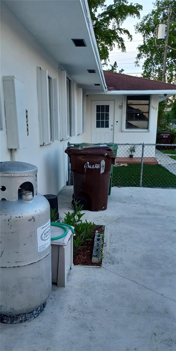 7 & 18 53 41 HIALEAH 3RD - Residential Income