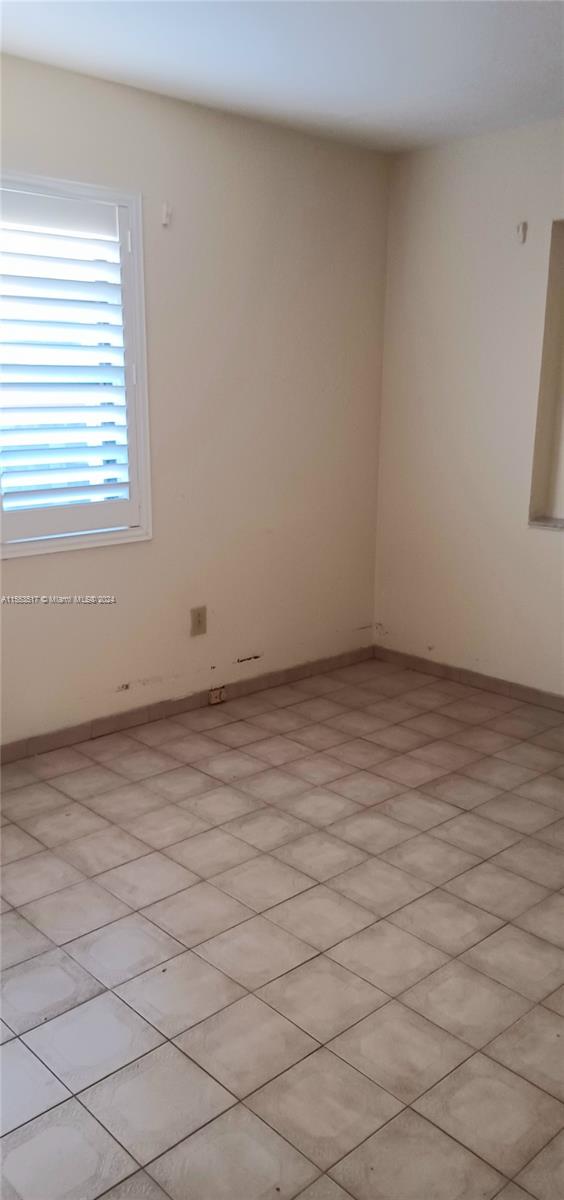 7 & 18 53 41 HIALEAH 3RD - Residential Income