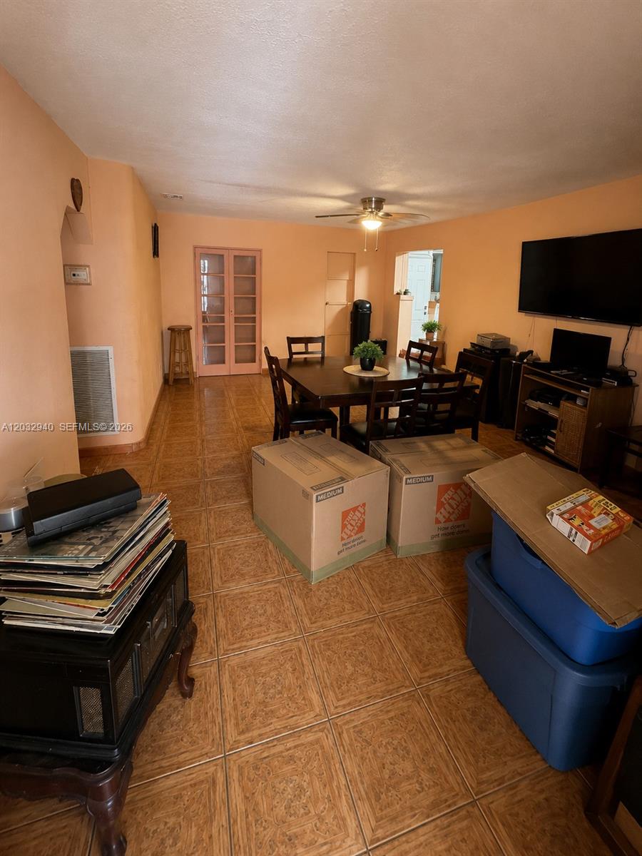 N MIAMI ESTATES - Residential