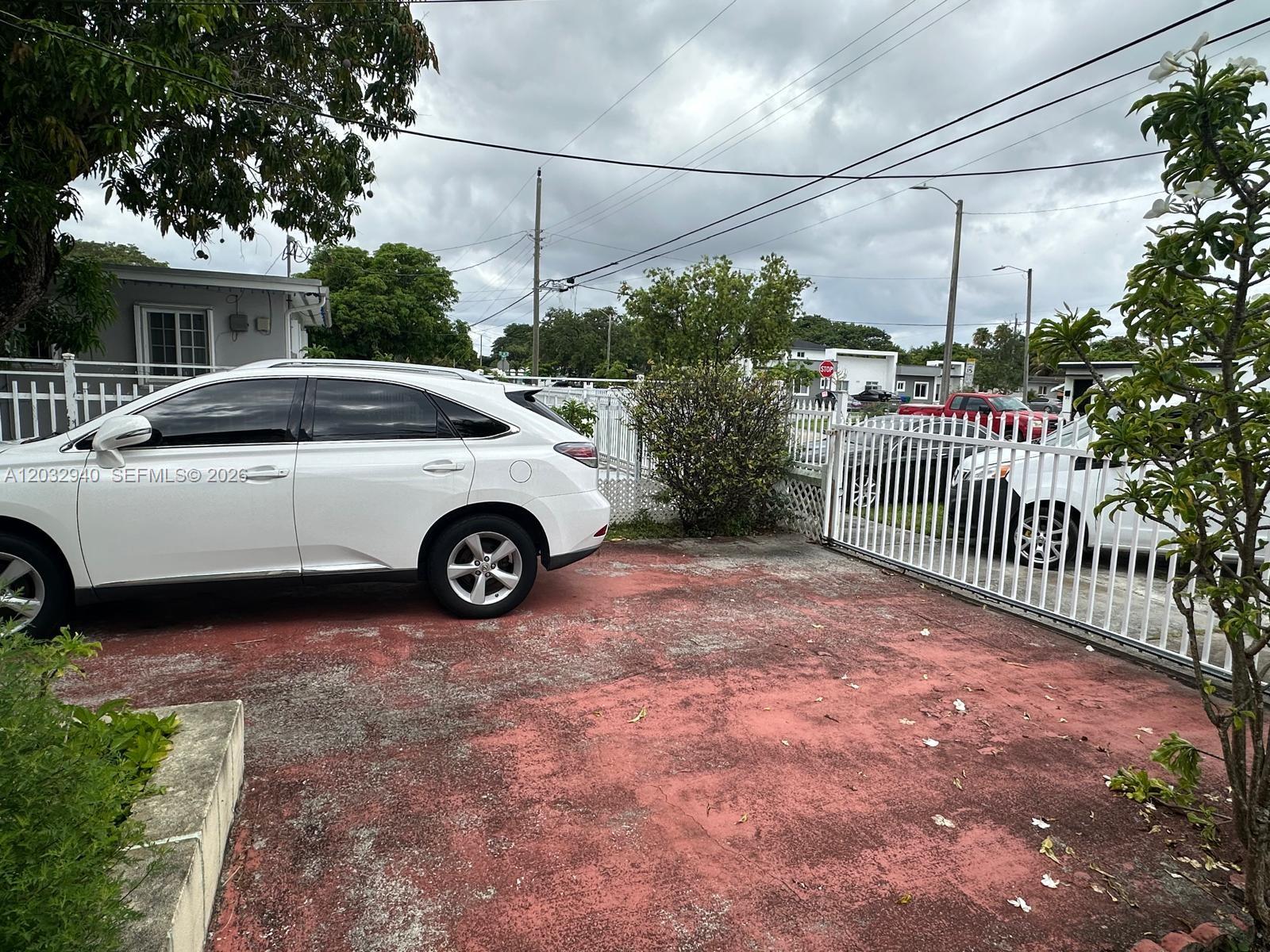 N MIAMI ESTATES - Residential