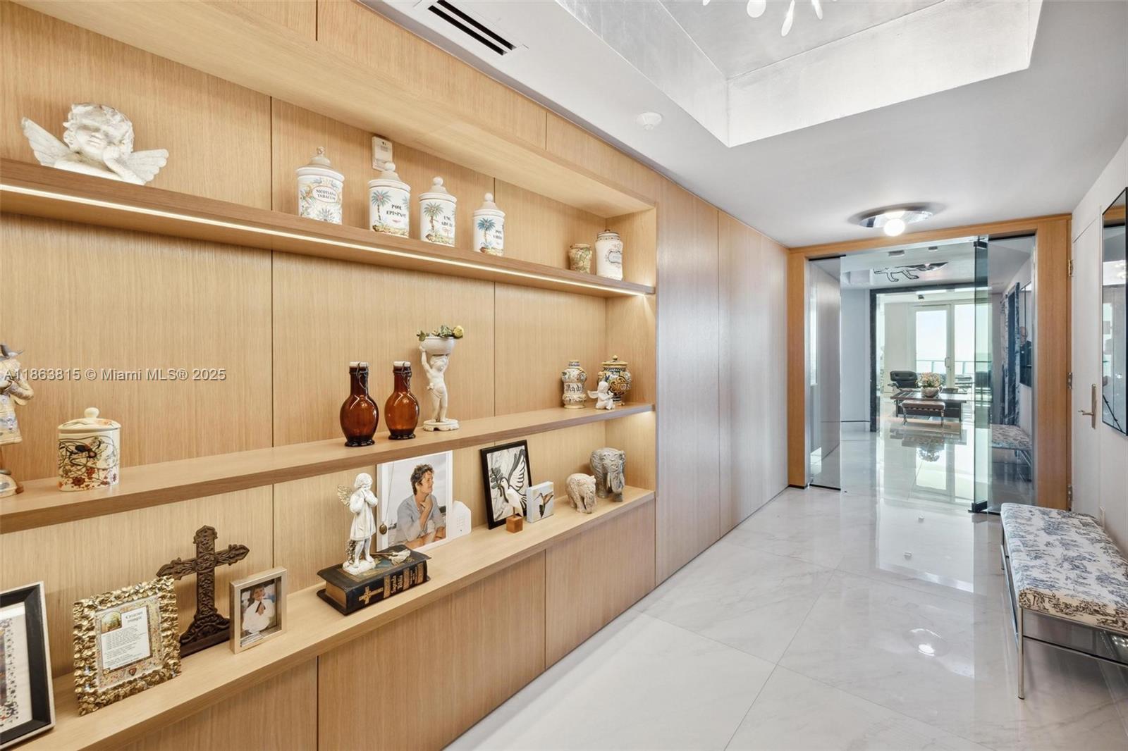 BEACON HARBOUR CONDO - Residential
