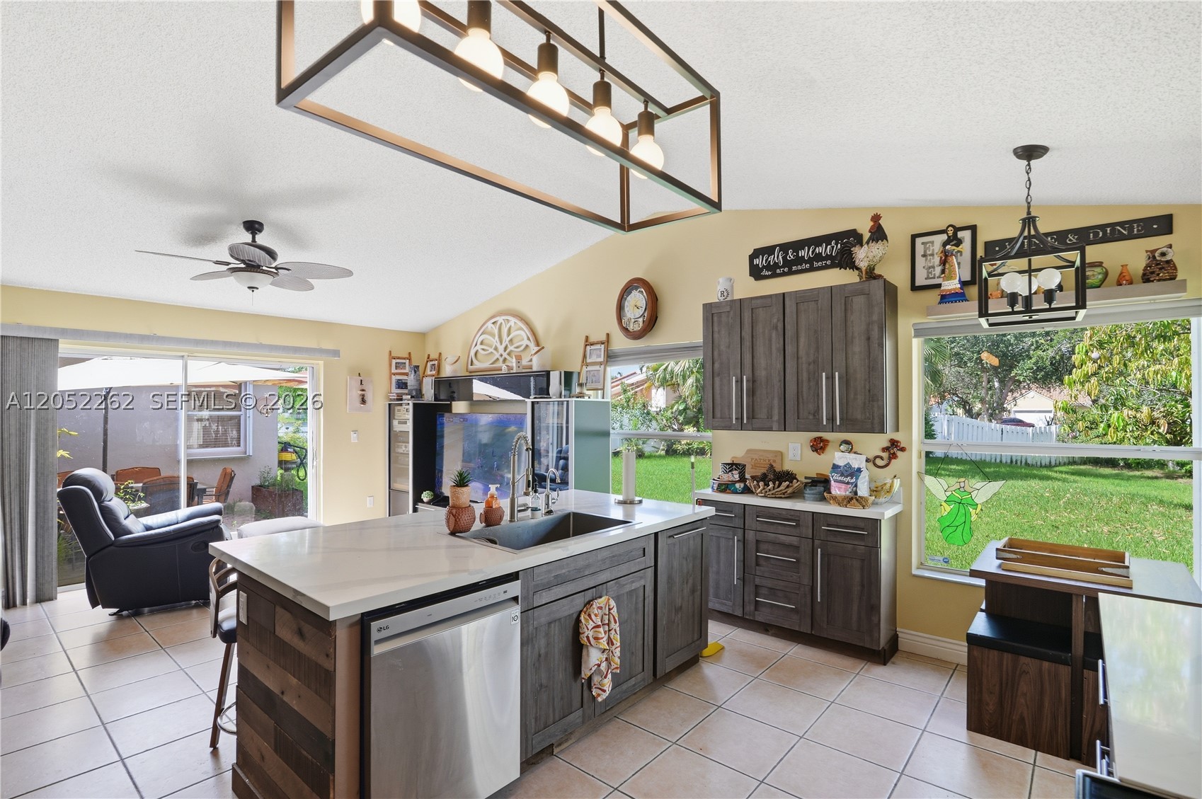 FLAMINGO ESTATES - Residential