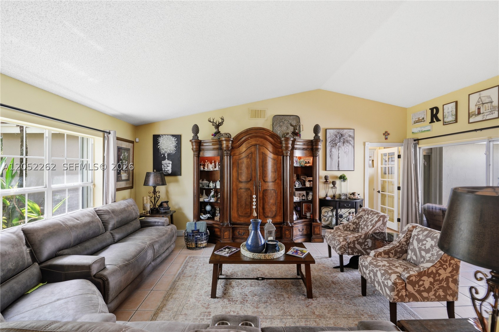FLAMINGO ESTATES - Residential