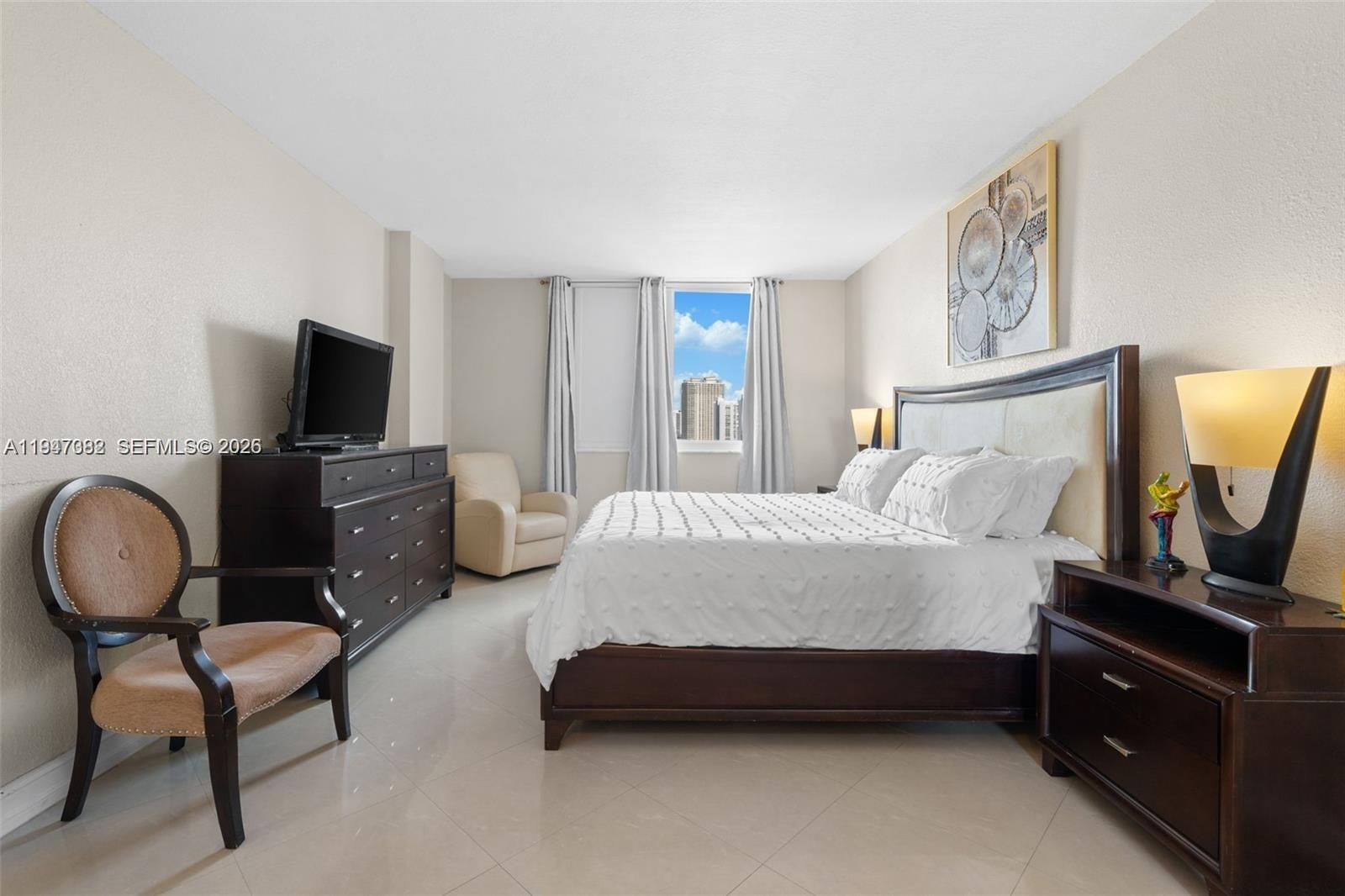 ARLEN HOUSE CONDO - Residential