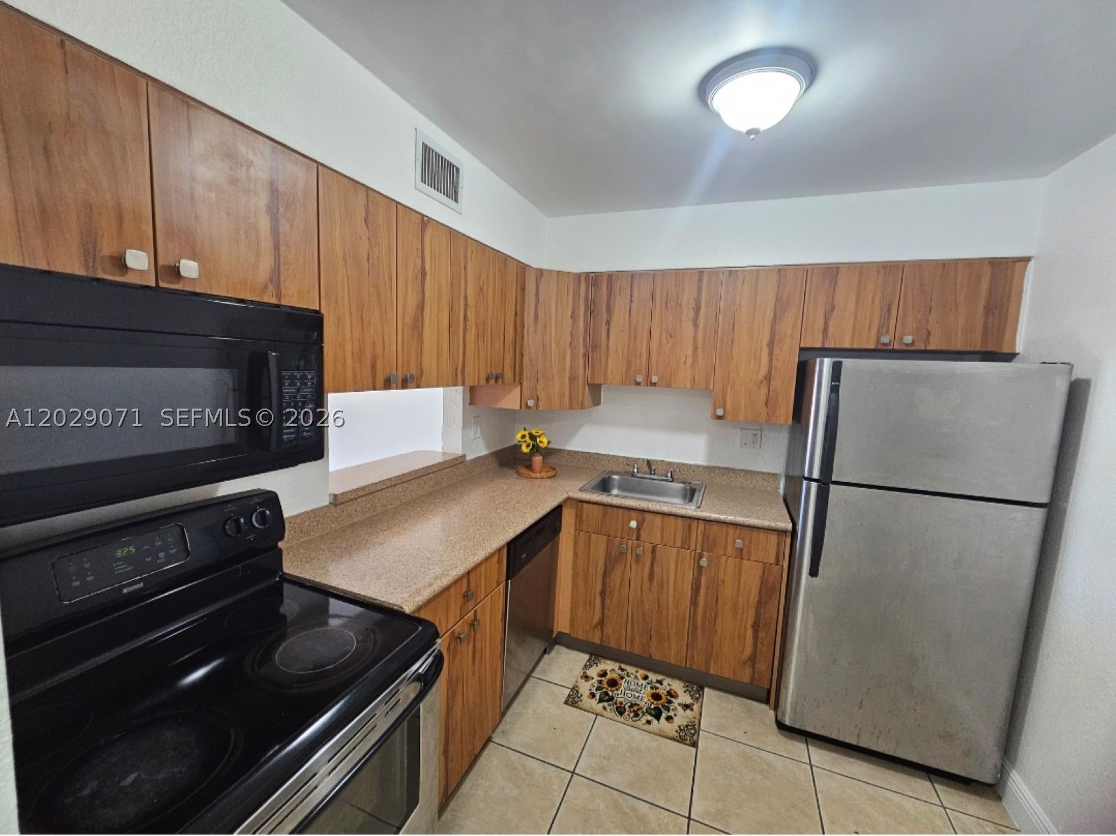 DORAL GARDENS II CONDO - Residential Lease