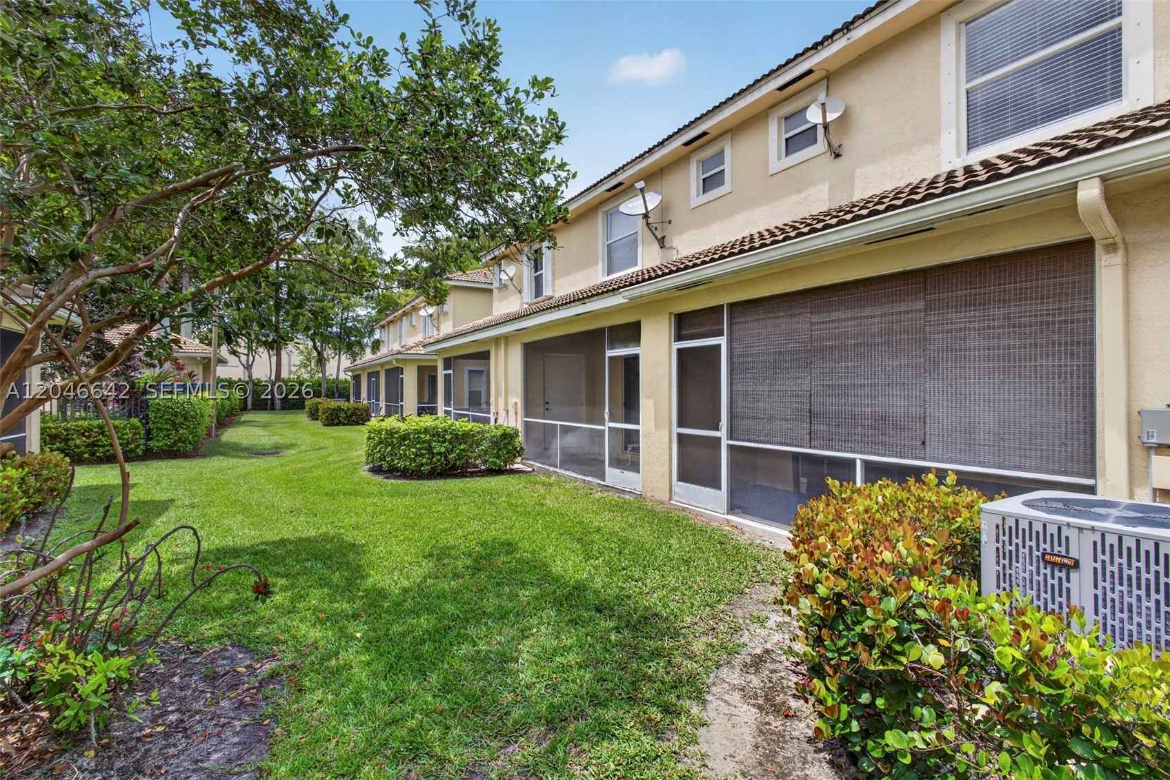 TOWNE PLACE - Residential