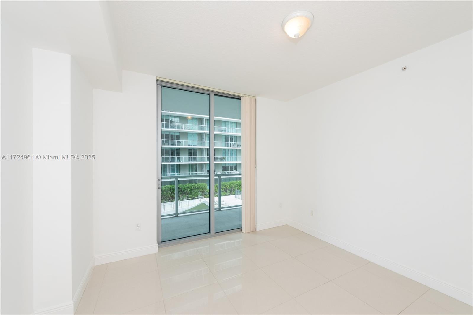 THE AXIS ON BRICKELL COND - Residential
