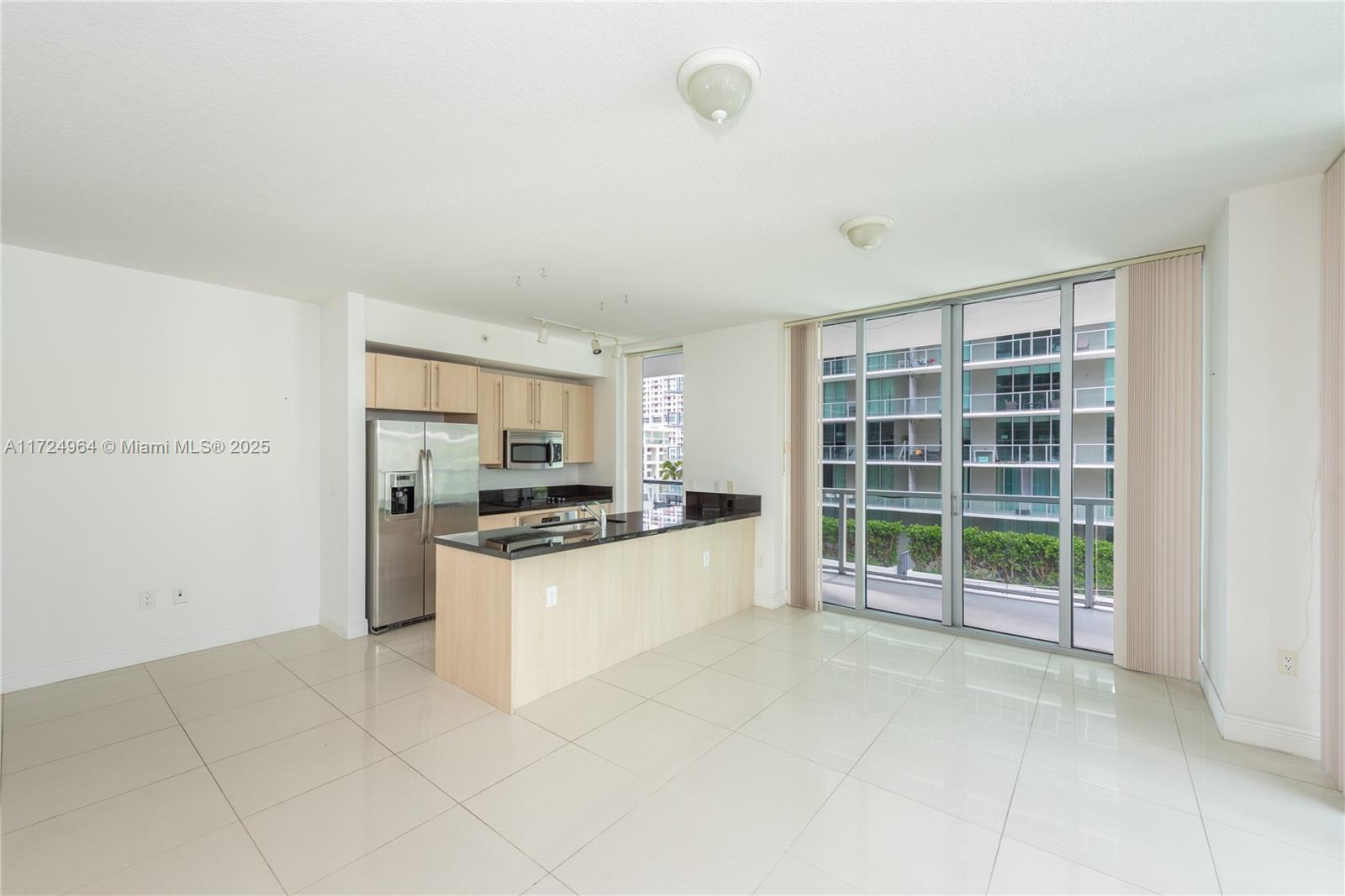 THE AXIS ON BRICKELL COND - Residential