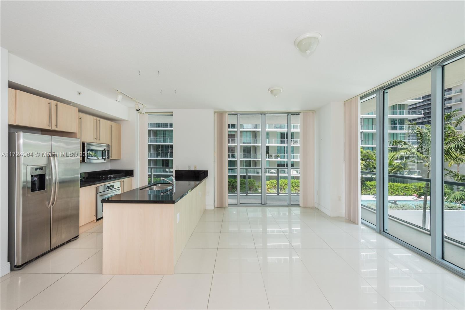 THE AXIS ON BRICKELL COND - Residential