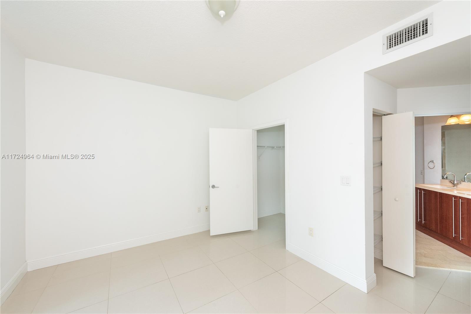 THE AXIS ON BRICKELL COND - Residential