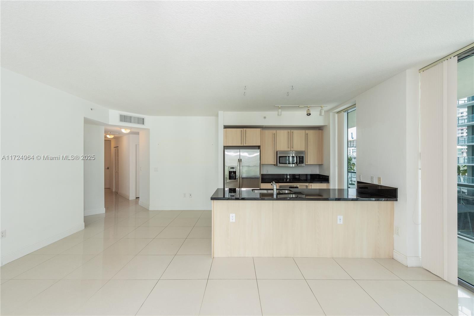 THE AXIS ON BRICKELL COND - Residential