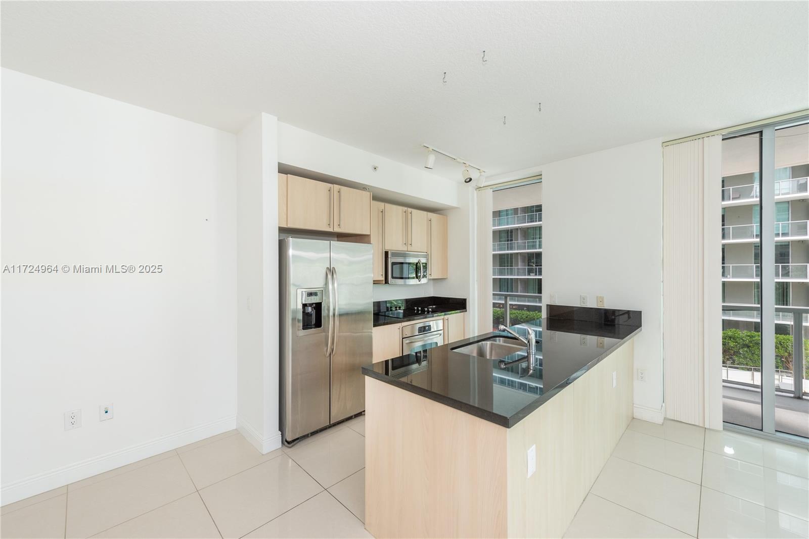 THE AXIS ON BRICKELL COND - Residential