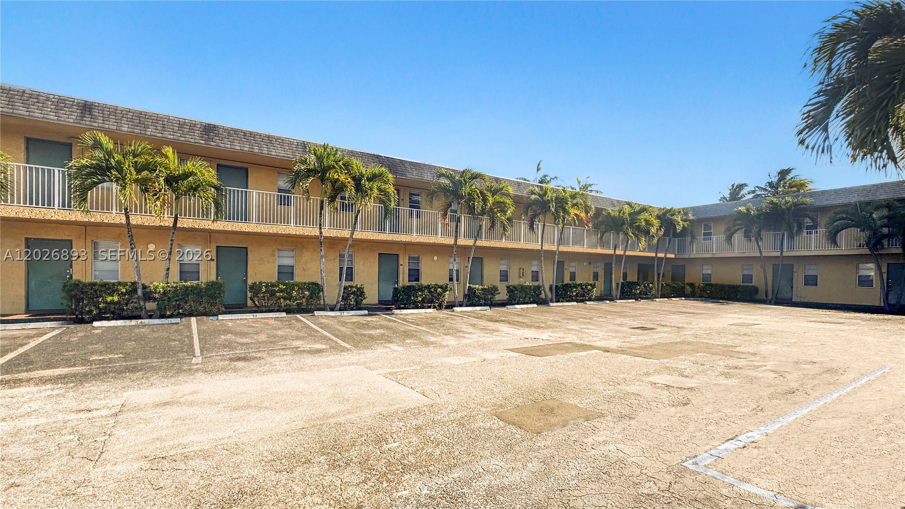 EL SOL AT MAIN STREET CON - Residential Lease