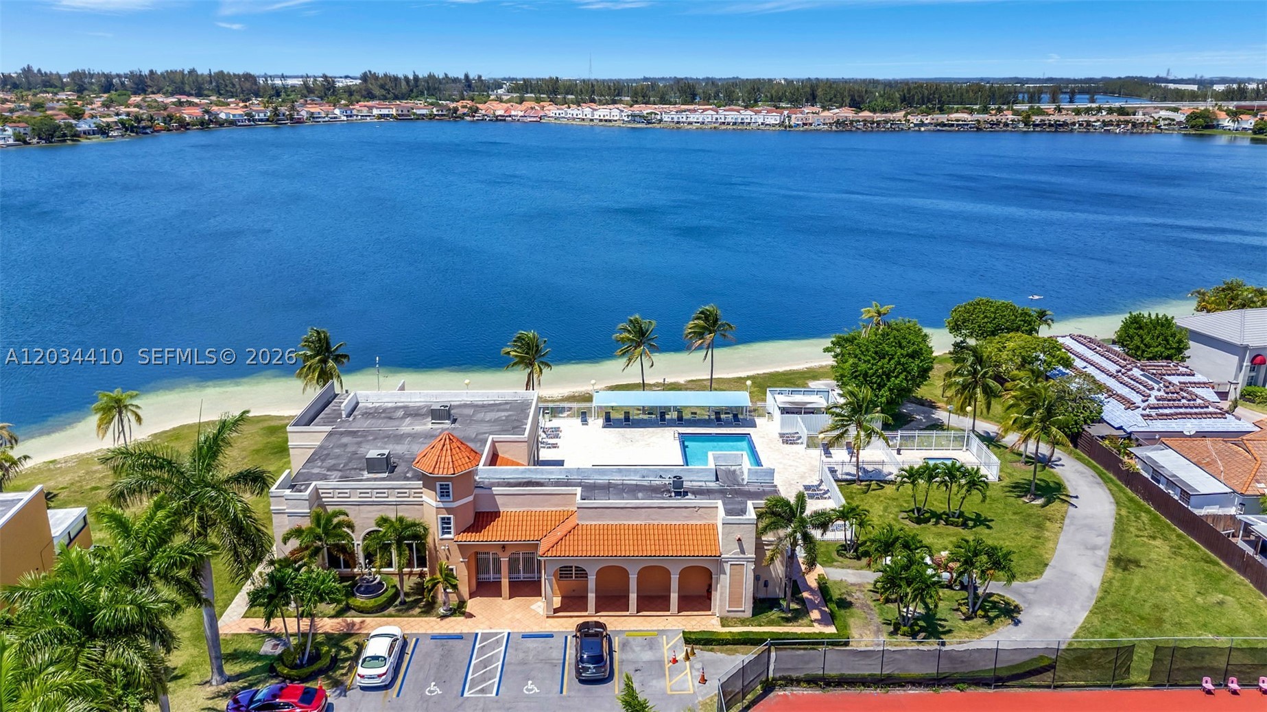 MARINA REAL CONDO NO 5 - Residential