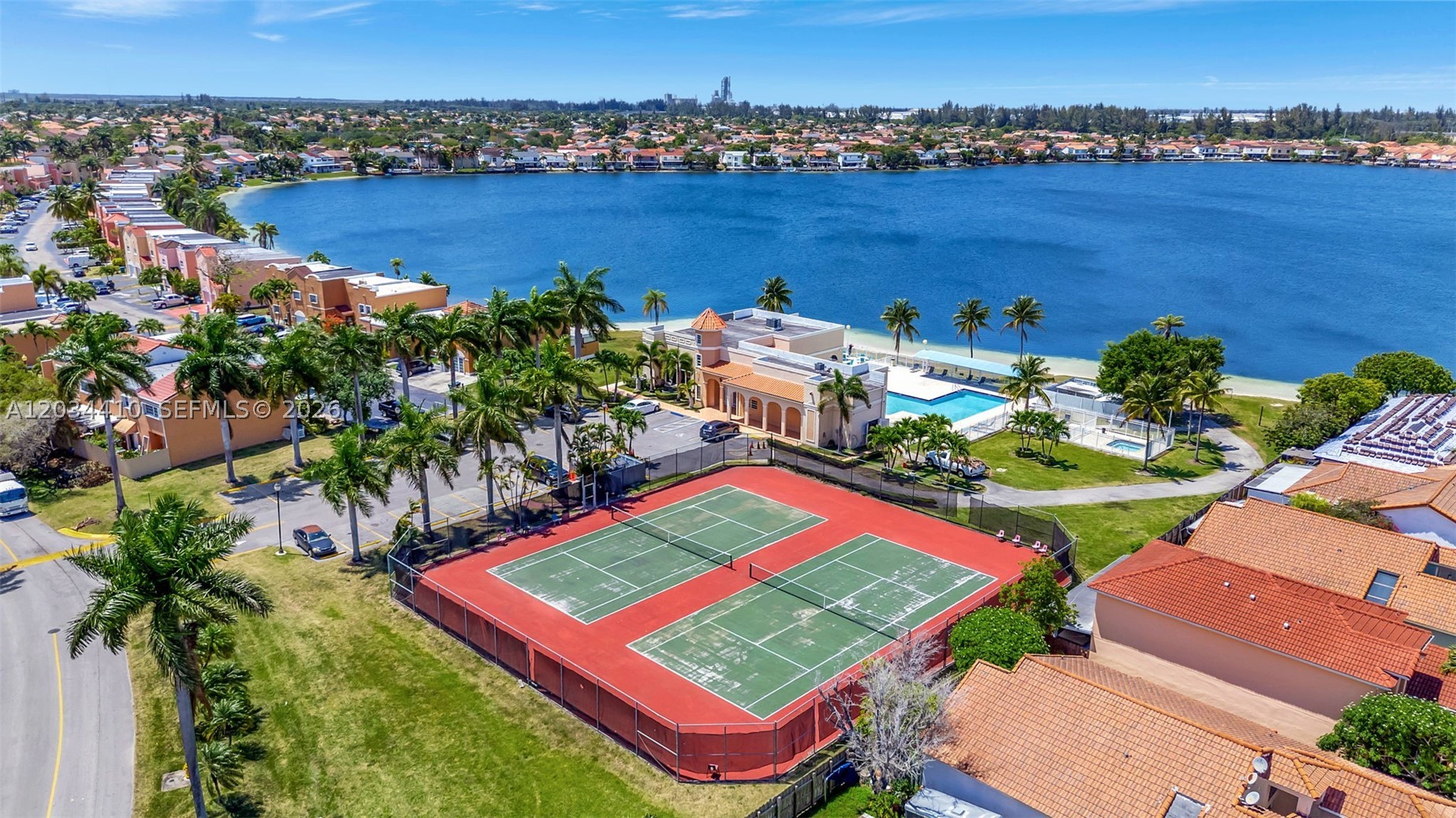 MARINA REAL CONDO NO 5 - Residential