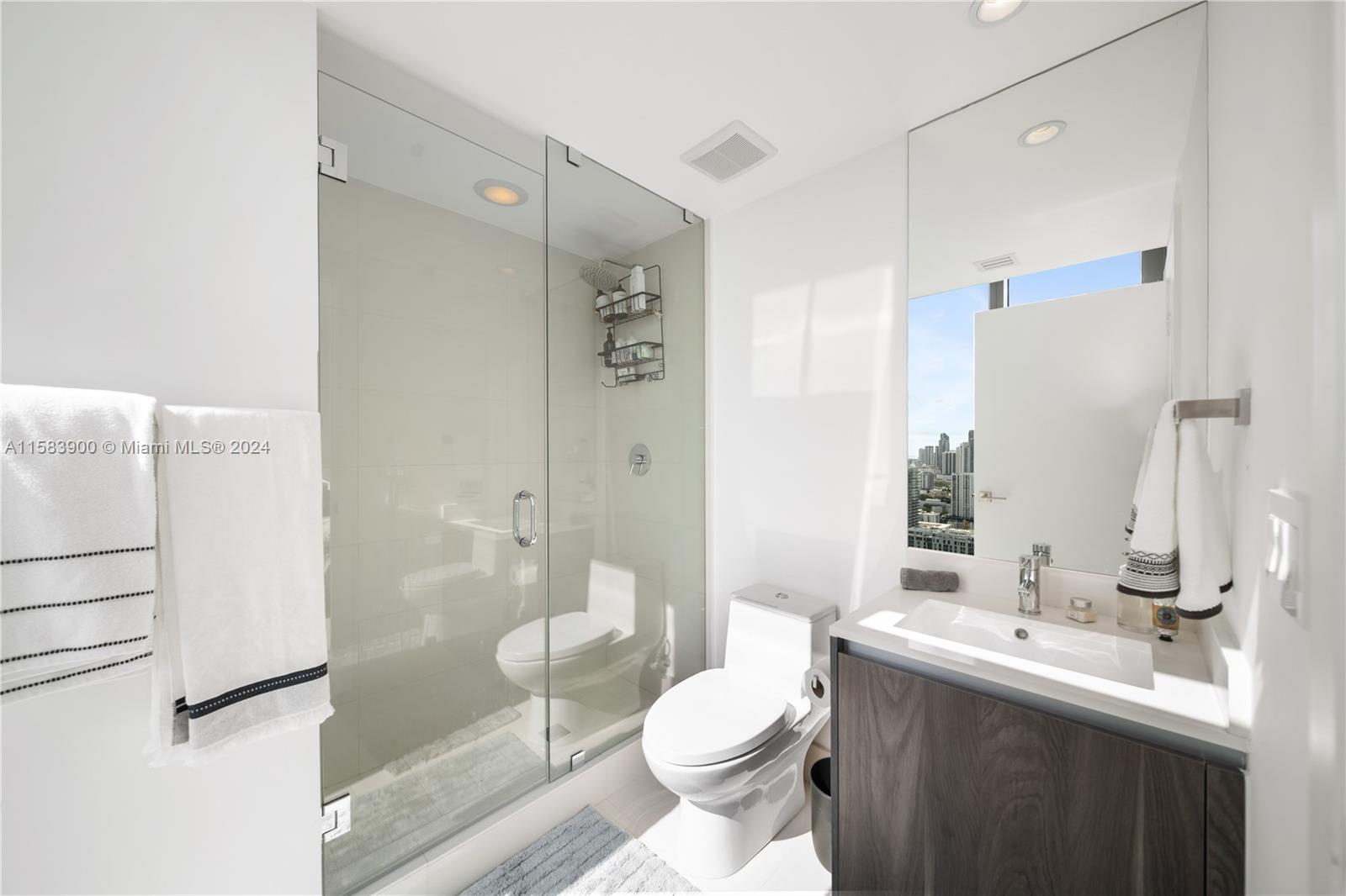 ONE PARAISO CONDO - Residential Lease
