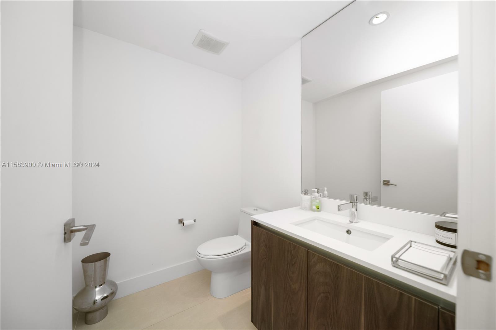 ONE PARAISO CONDO - Residential Lease
