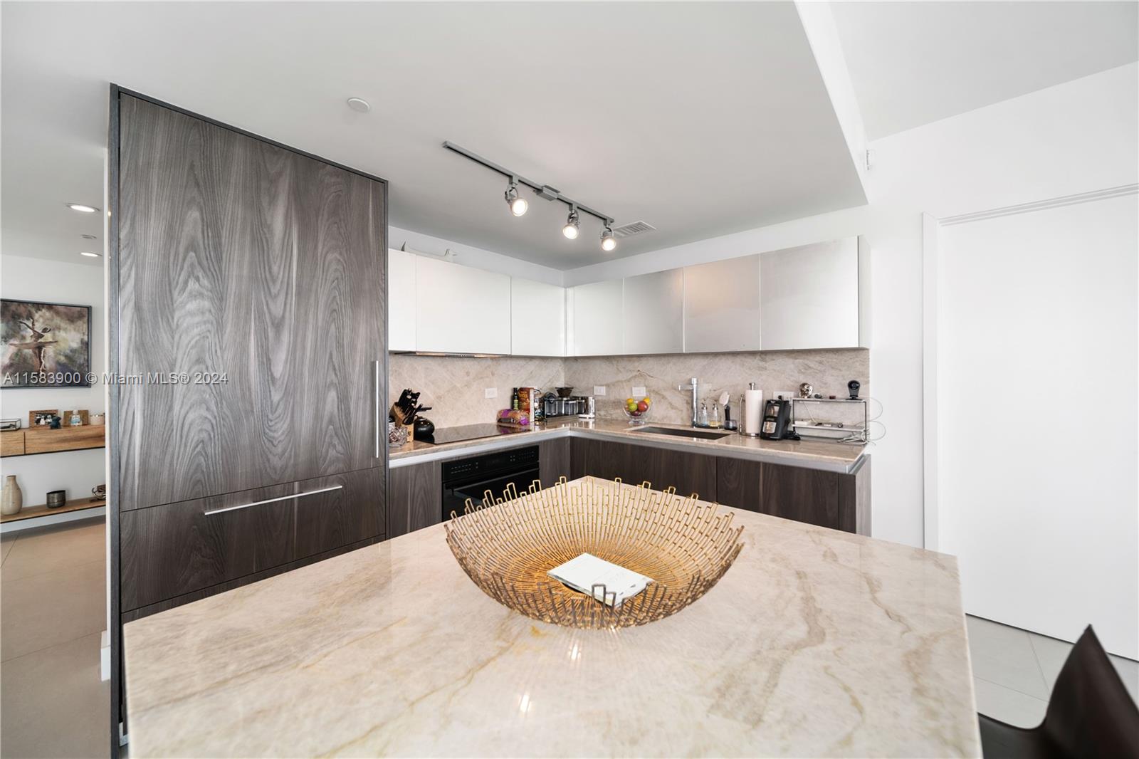 ONE PARAISO CONDO - Residential Lease