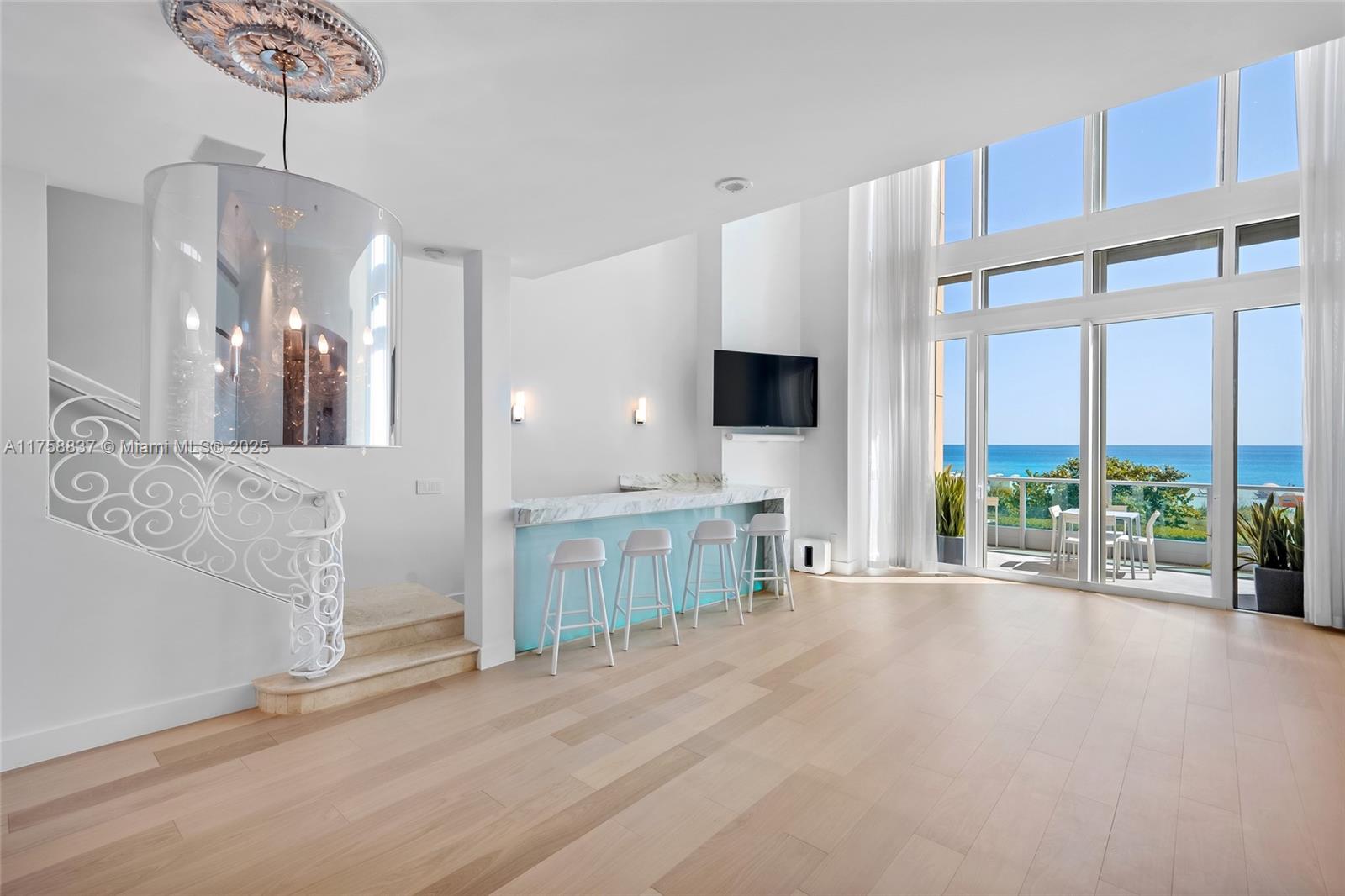 IL VILLAGGIO ON SOUTH BEA - Residential